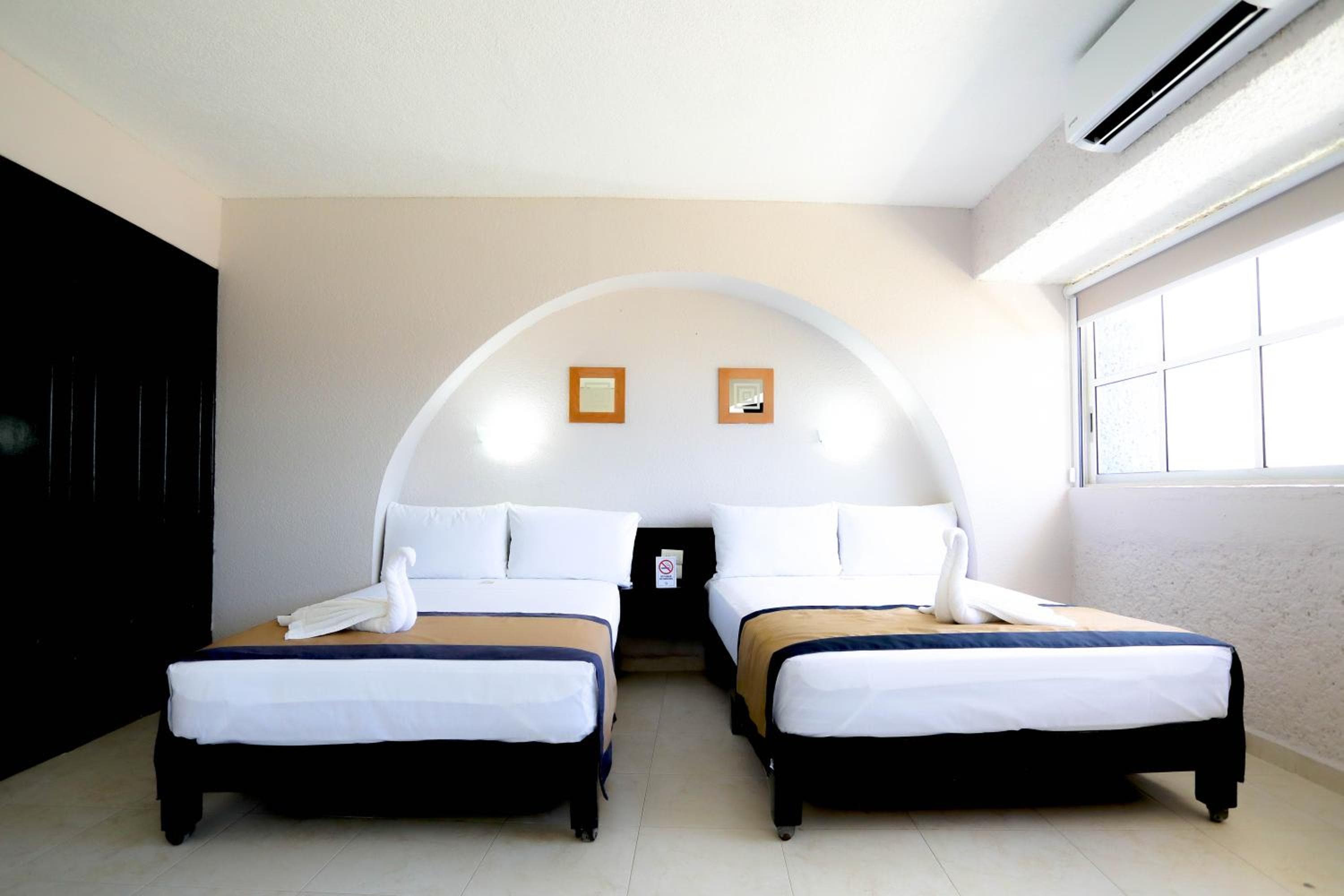 Hotel Caribe Internacional Cancun — 13