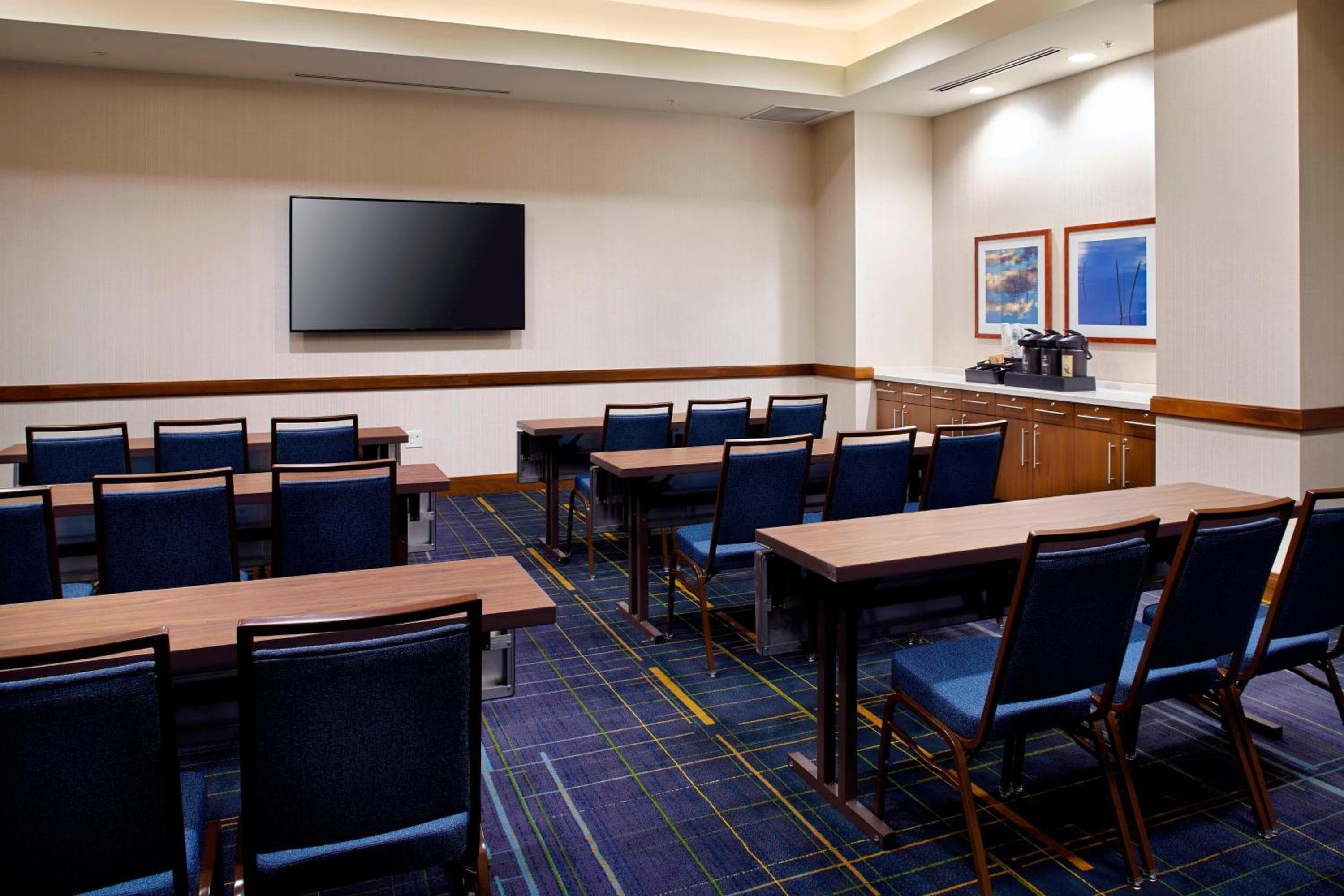 Courtyard by Marriott Orlando Lake Nona — 9