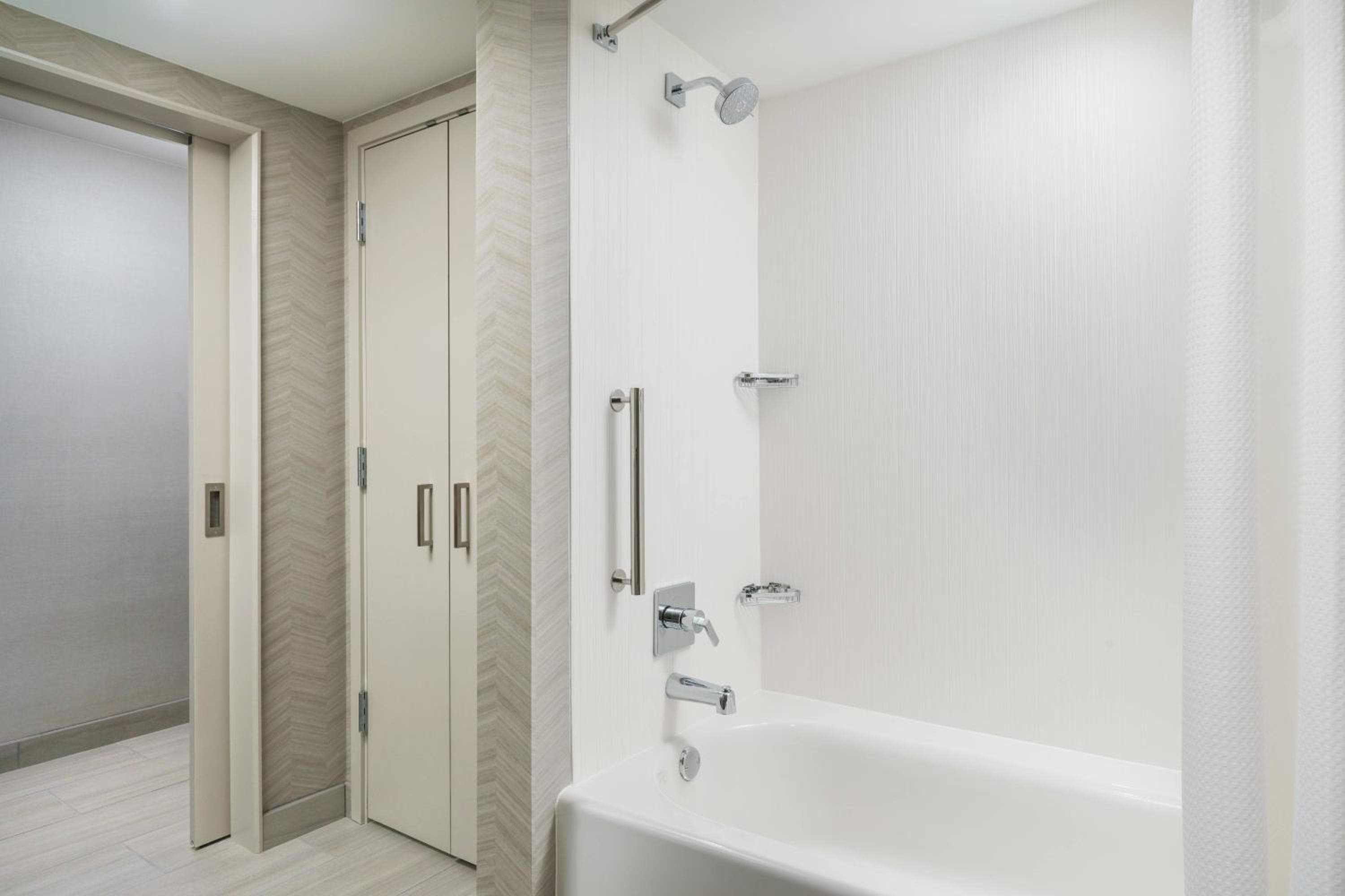 Courtyard by Marriott Orlando Downtown — 14