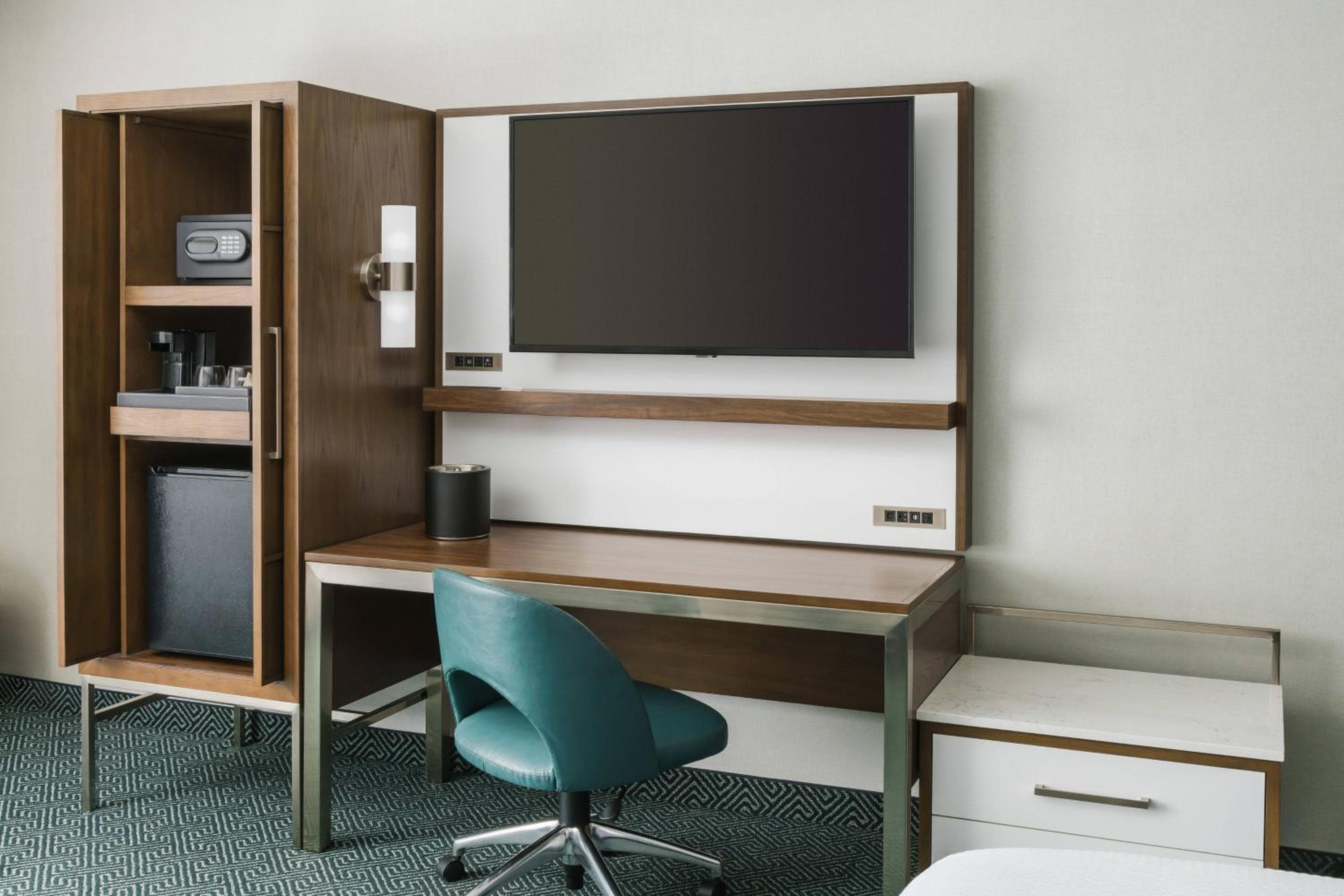 Courtyard by Marriott Orlando Downtown — 8