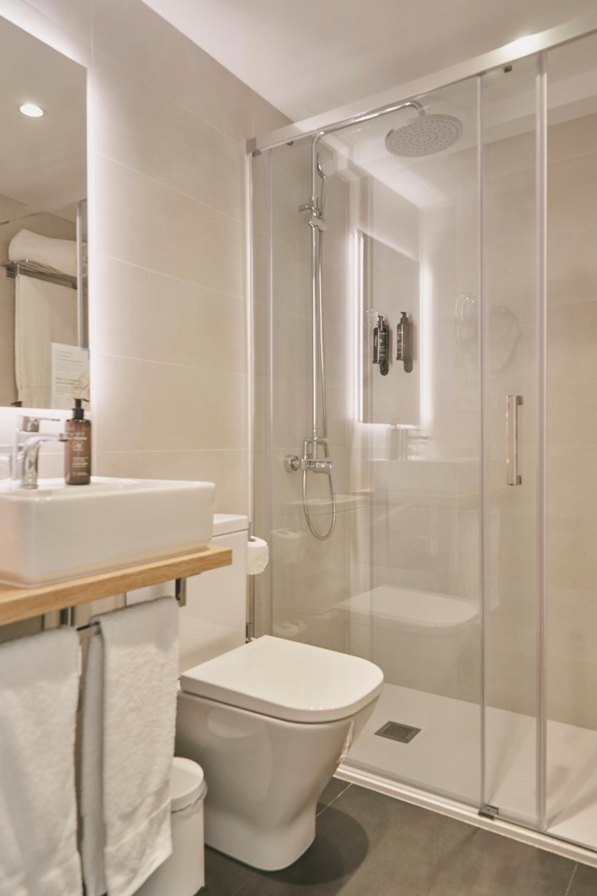 Hotel a Tres Torres Atiram — 11