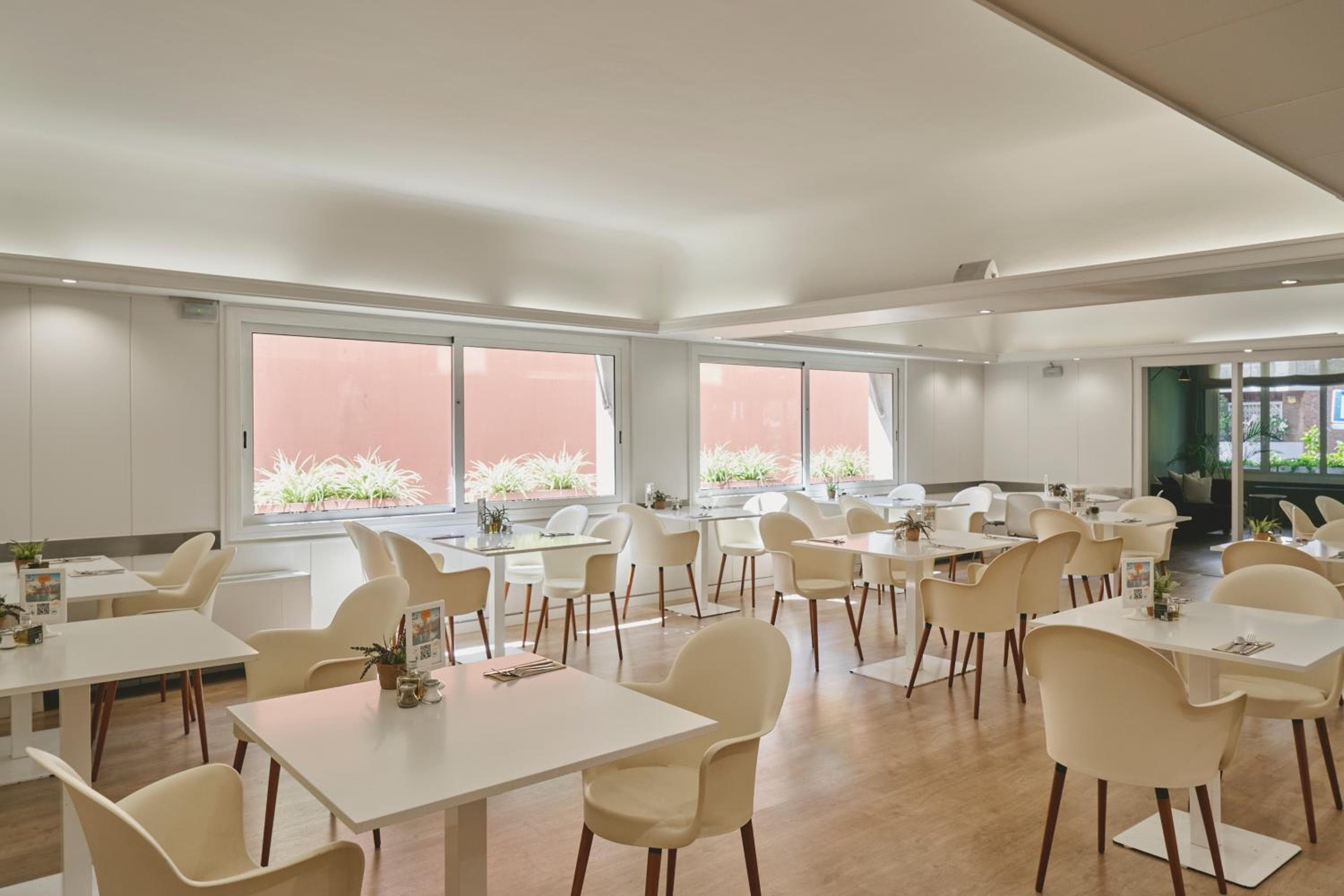 Hotel a Tres Torres Atiram — 15