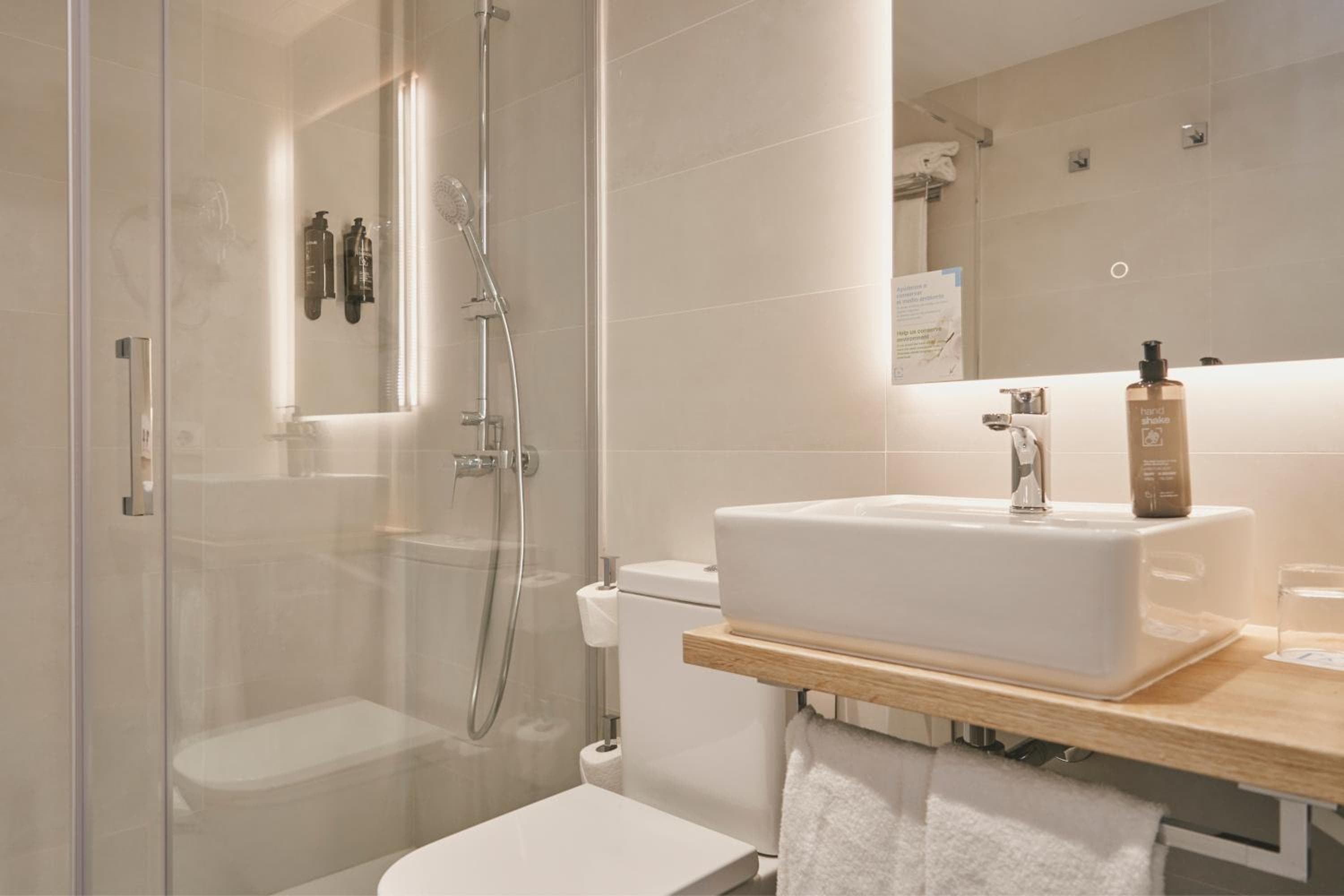 Hotel a Tres Torres Atiram — 25