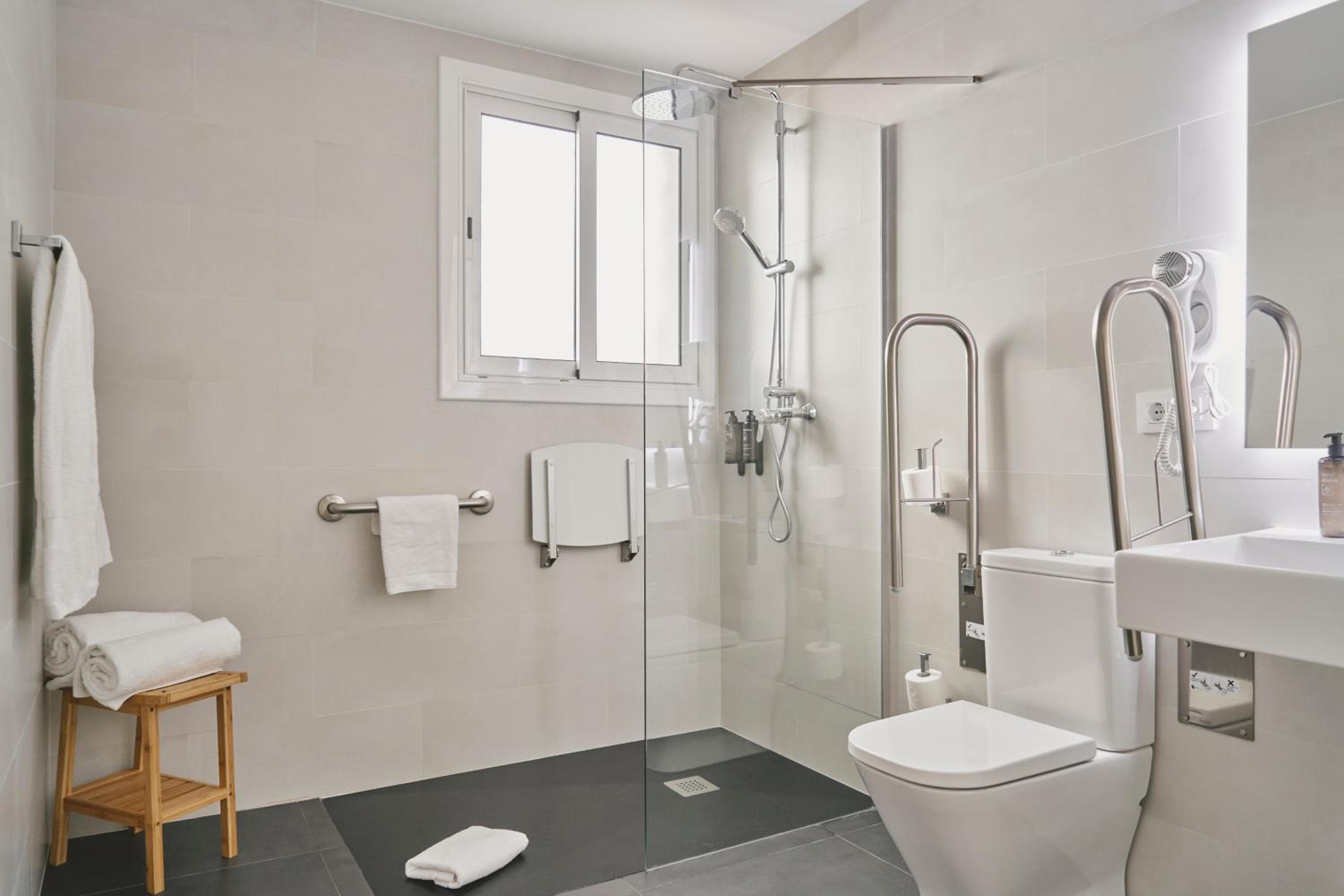 Hotel a Tres Torres Atiram — 26