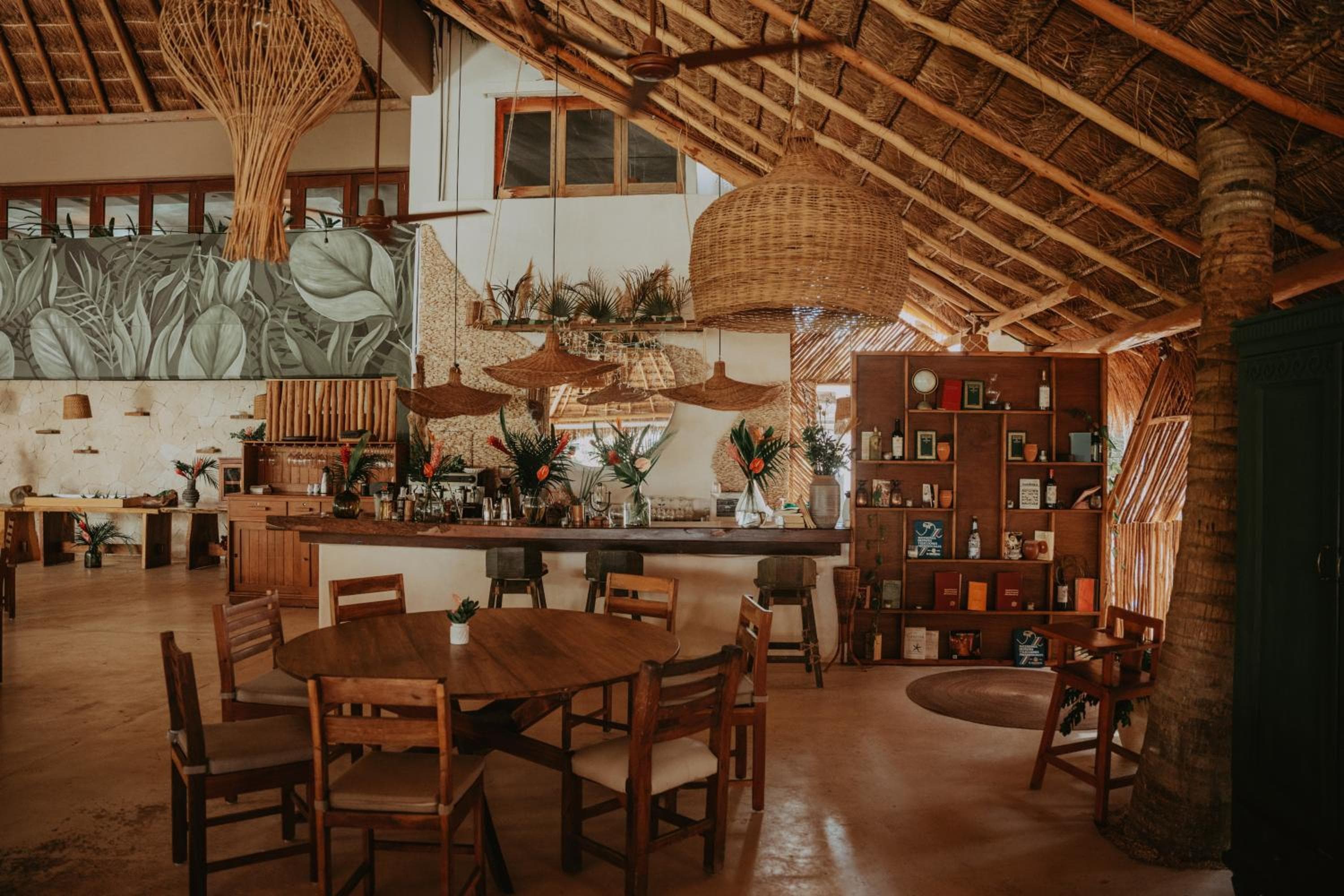 Petit Lafitte Beach Front Hotel & Bungalows — 4