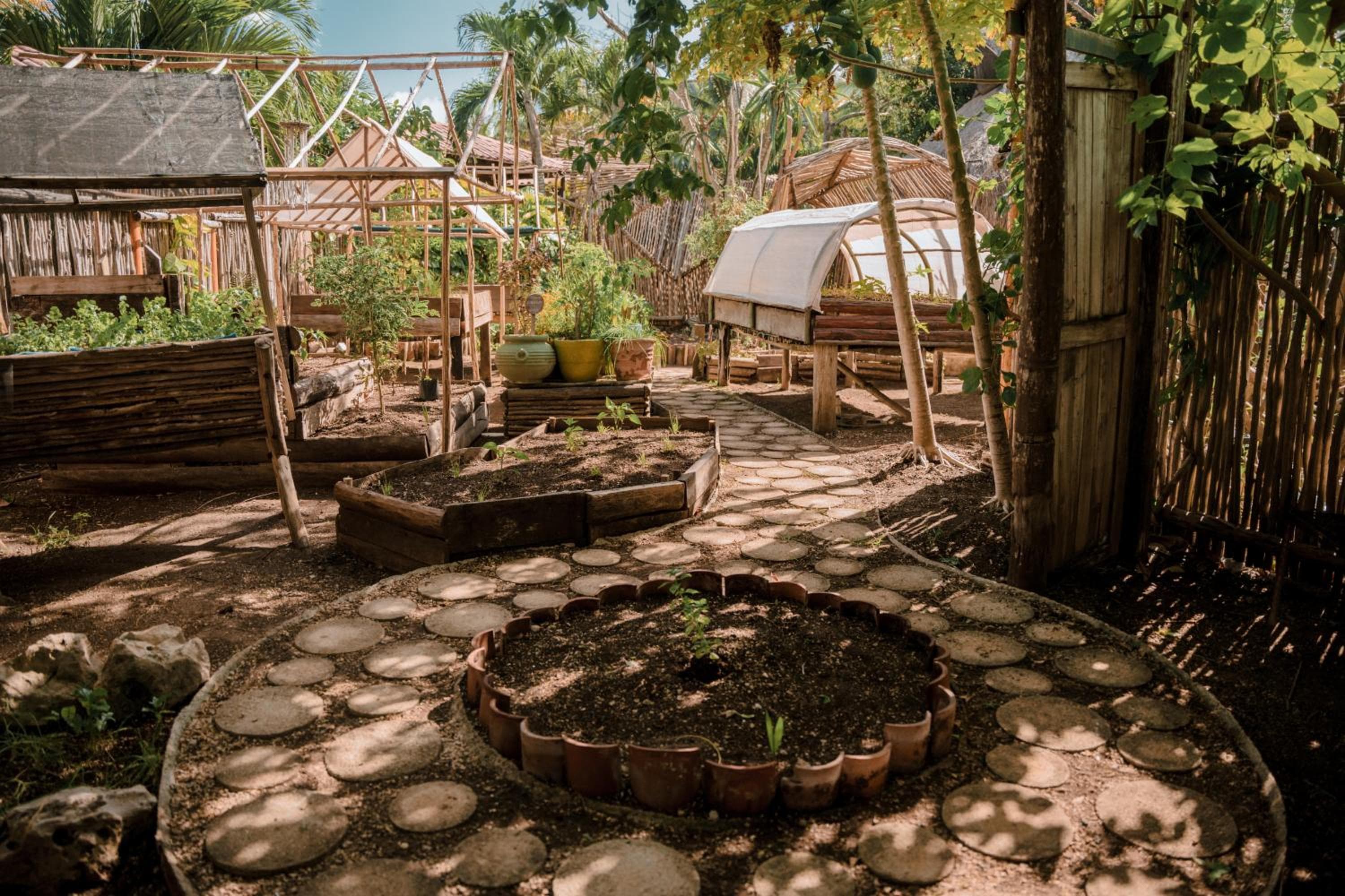 Petit Lafitte Beach Front Hotel & Bungalows — 13