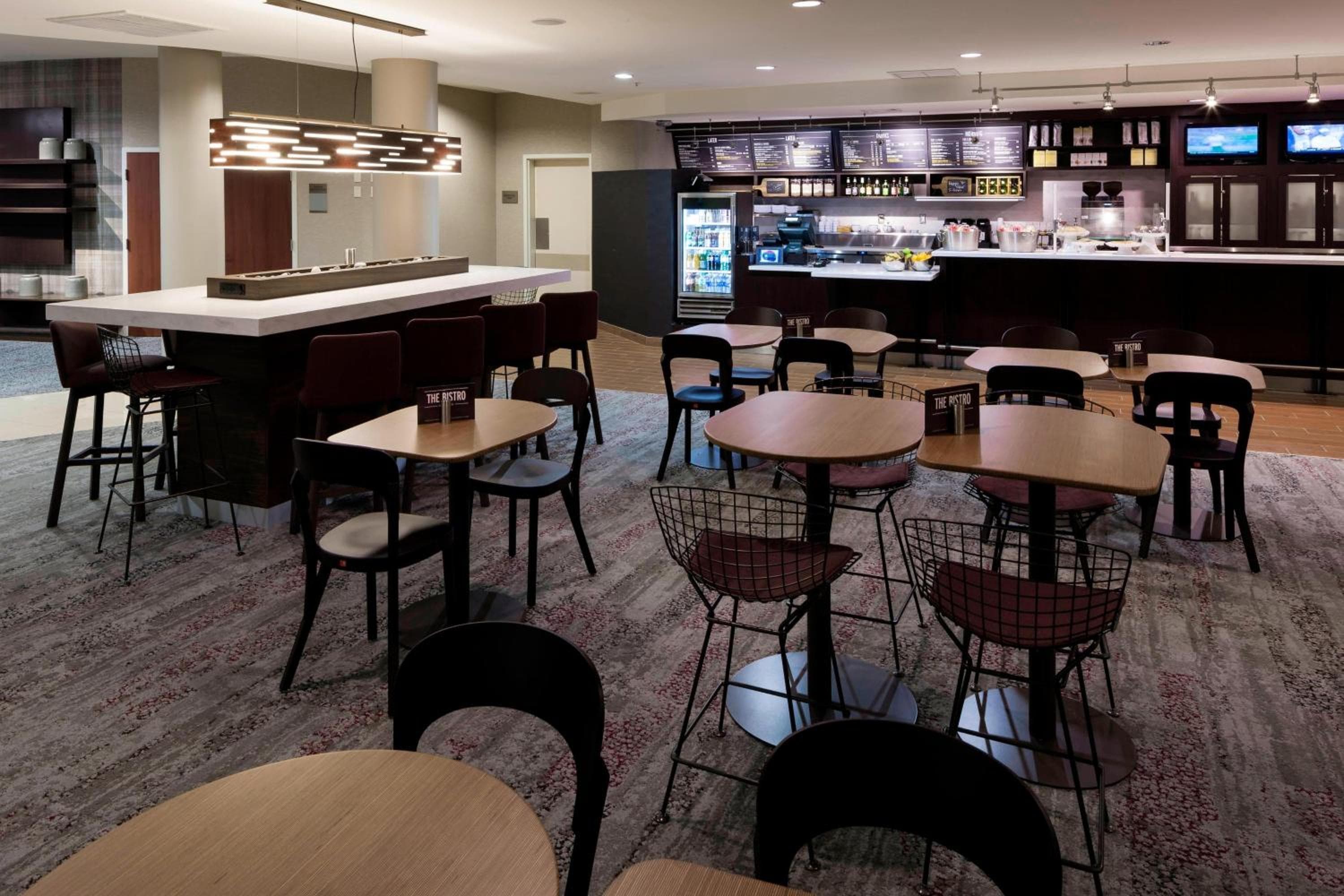Courtyard by Marriott Miami at Dolphin Mall — 23
