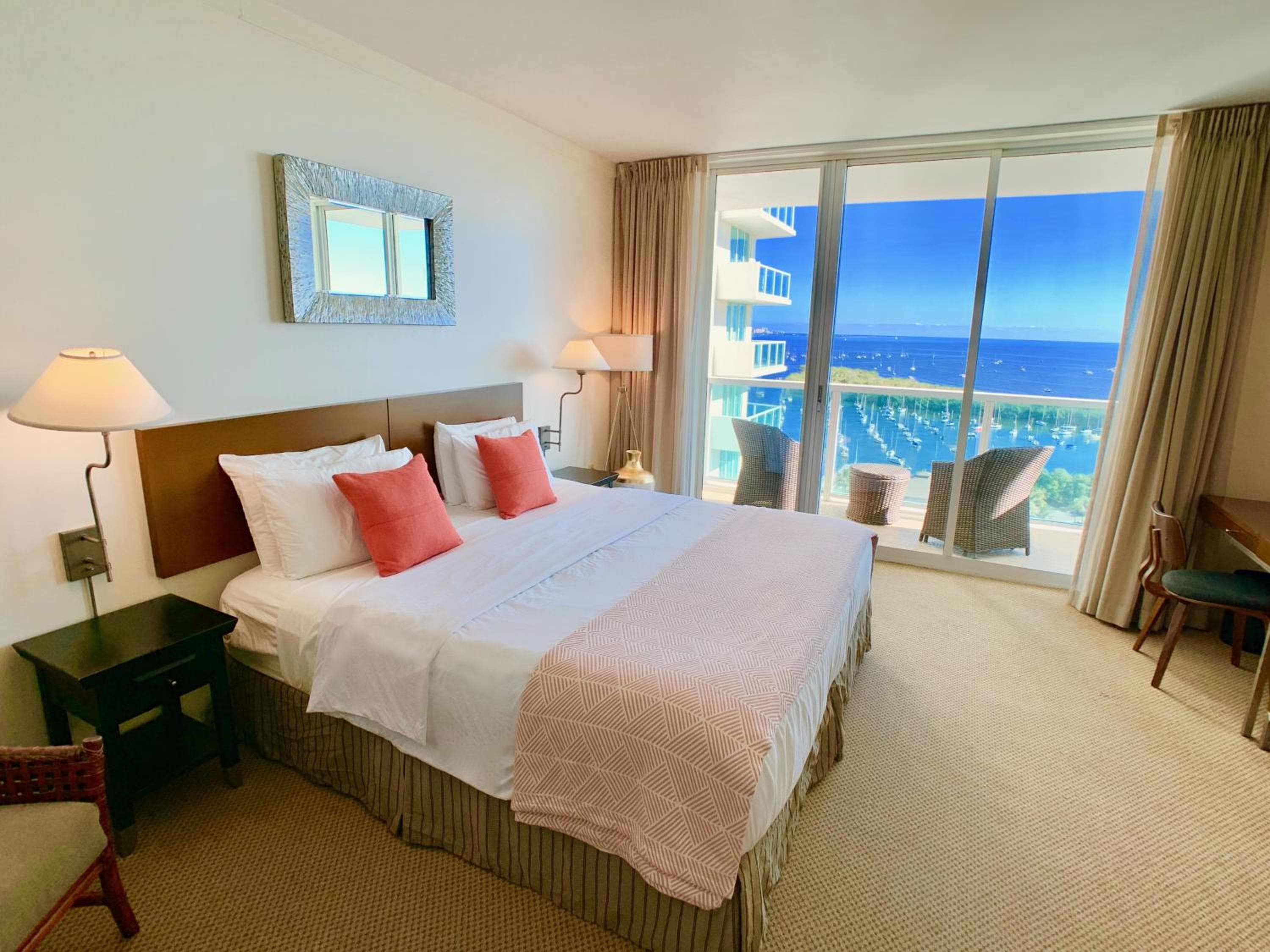 Balcony Ocean Views - Pool, Gym, Wi-Fi & Parking — 25