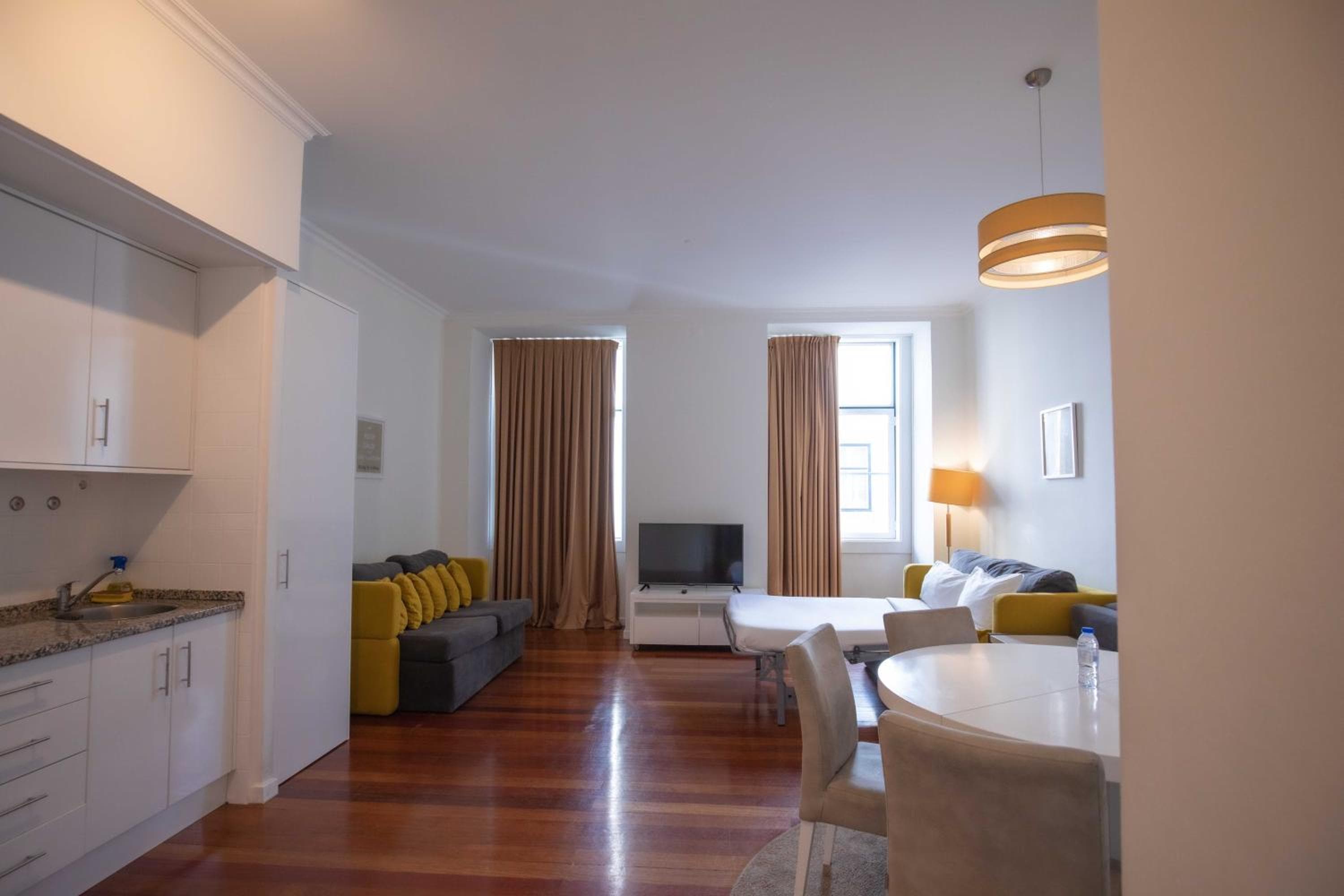 Grande Pensao Residencial Alcobia — 12
