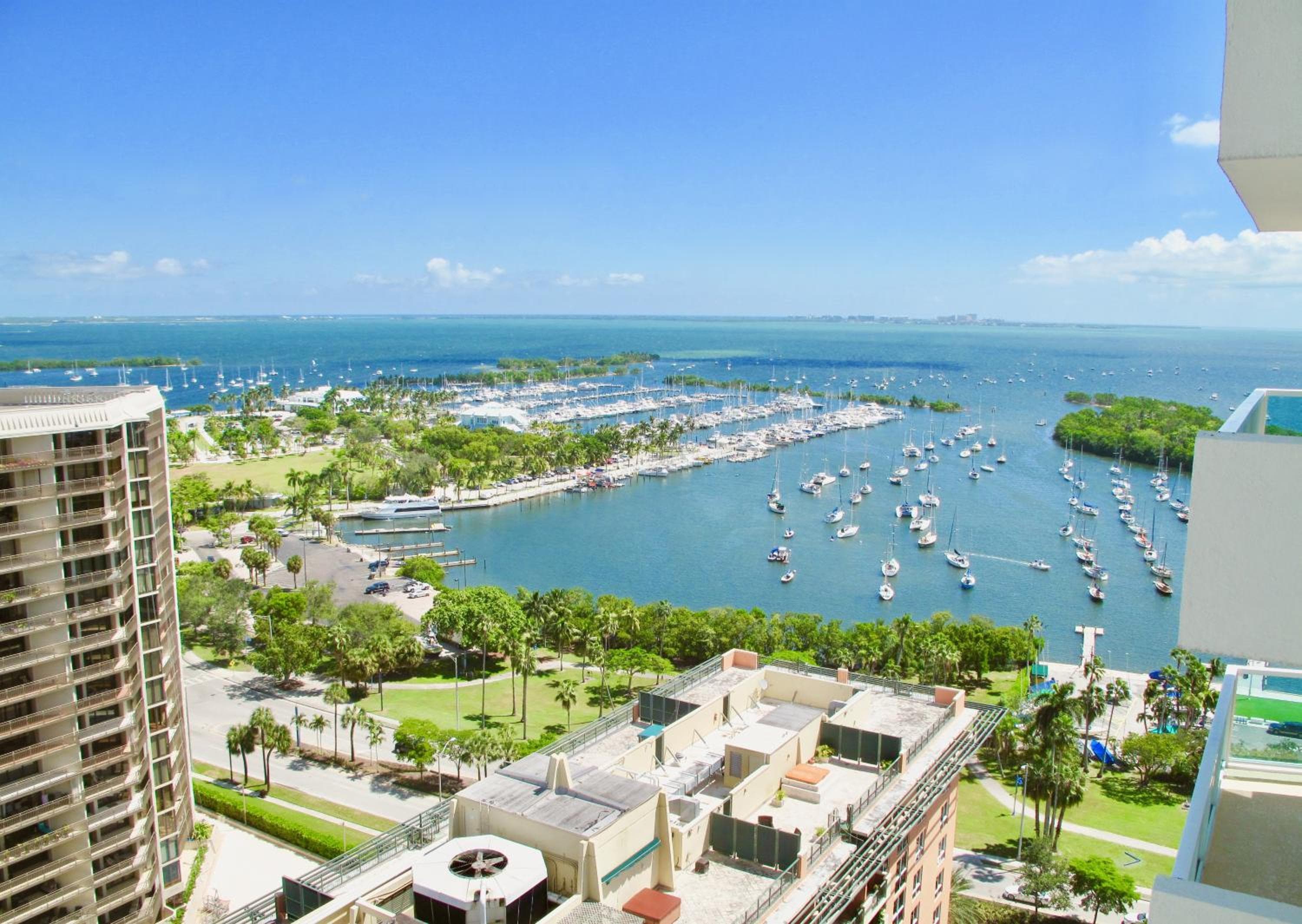 Balcony Ocean Views - Pool, Gym, Wi-Fi & Parking — 13