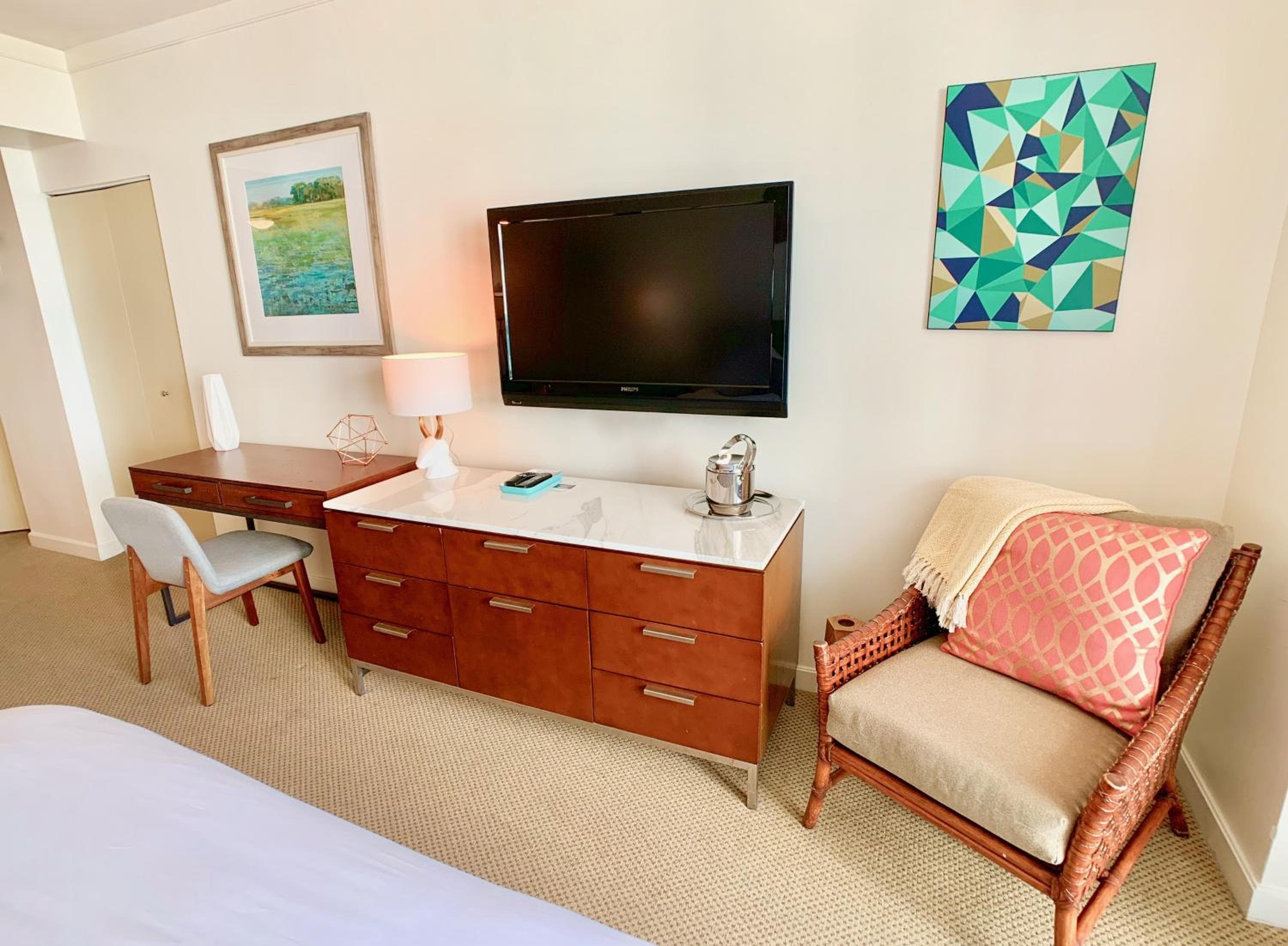 Balcony Ocean Views - Pool, Gym, Wi-Fi & Parking — 22