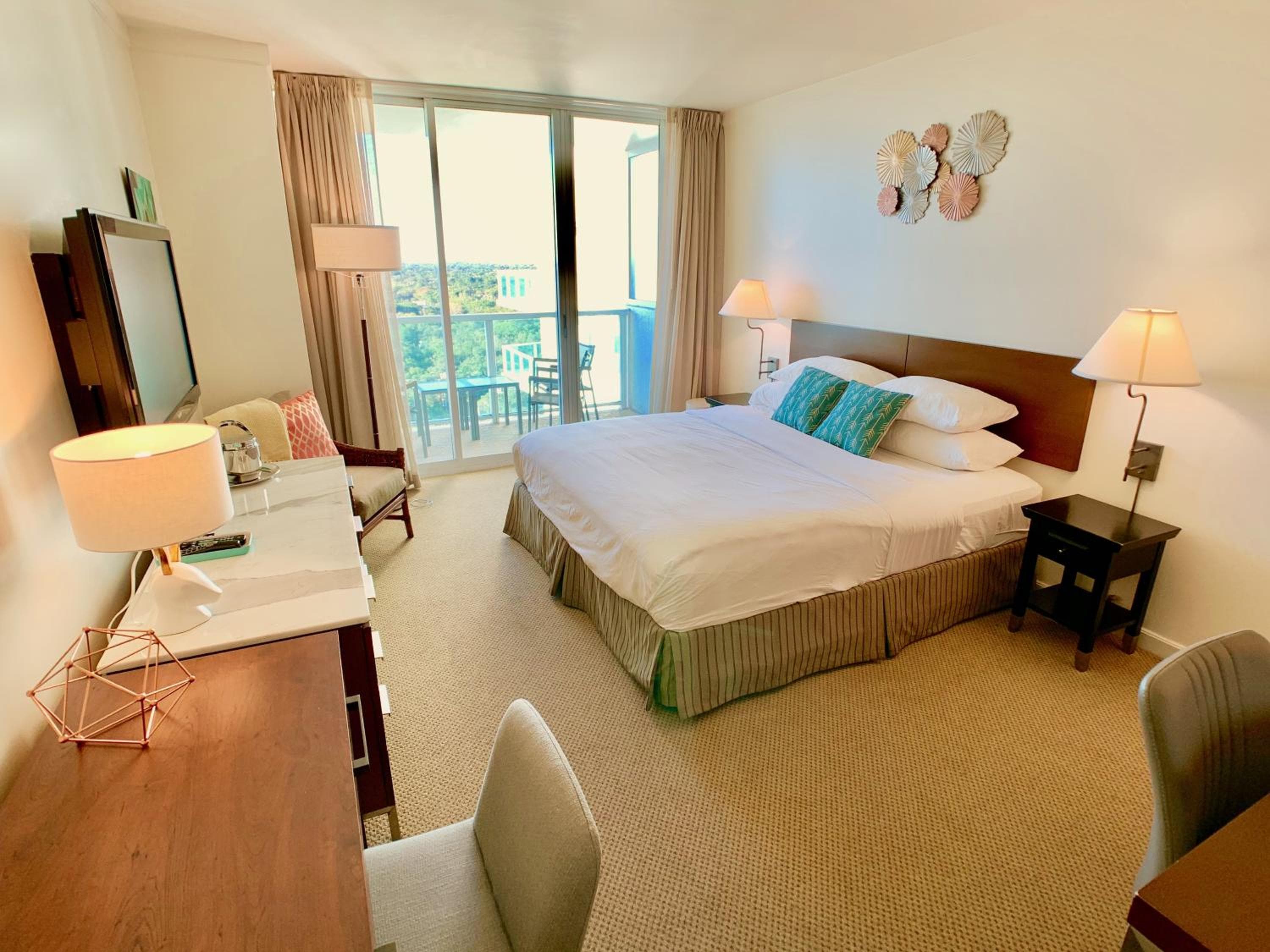 Balcony Ocean Views - Pool, Gym, Wi-Fi & Parking — 20