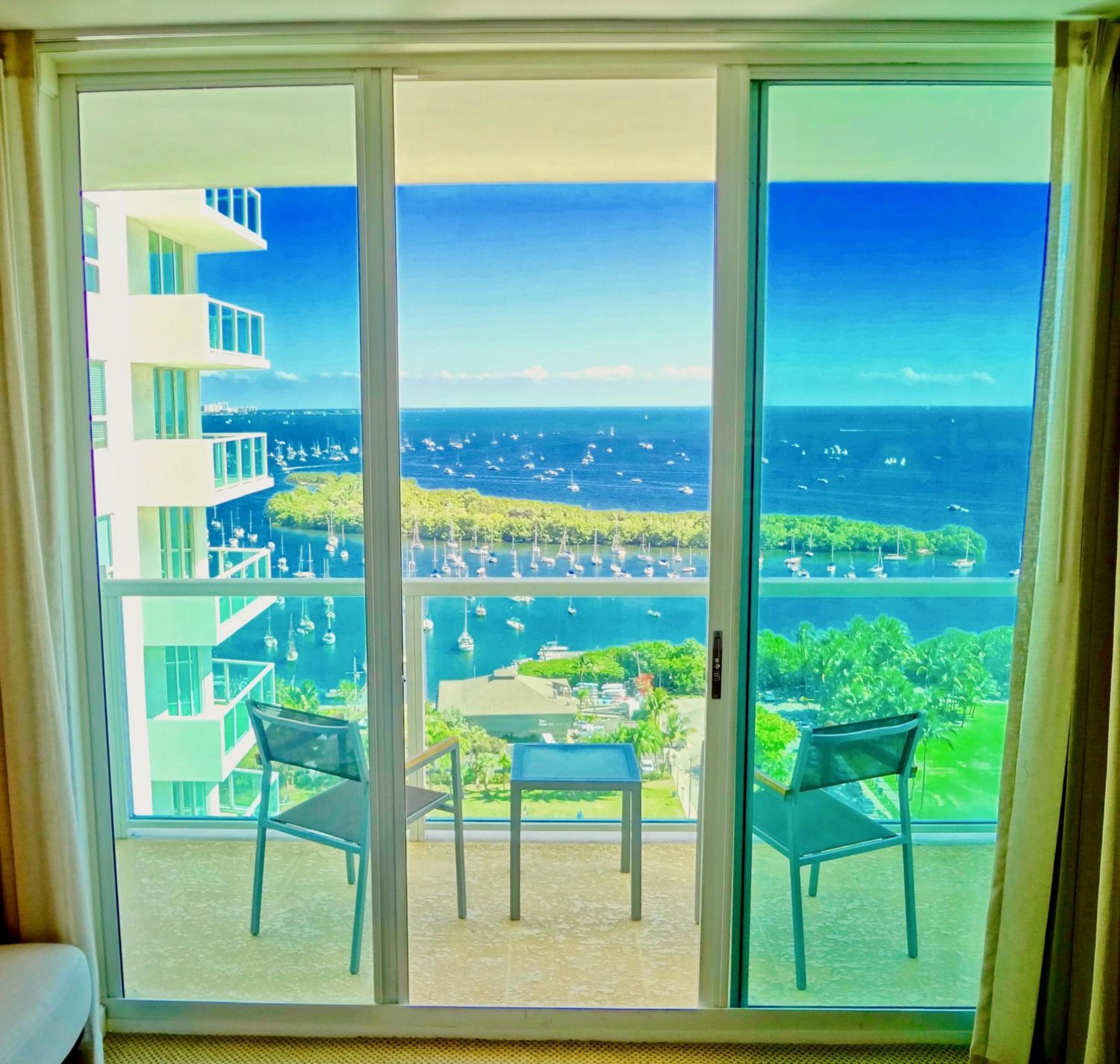 Spektakuläre Aussicht im Bayfront Coconut Grove — 11