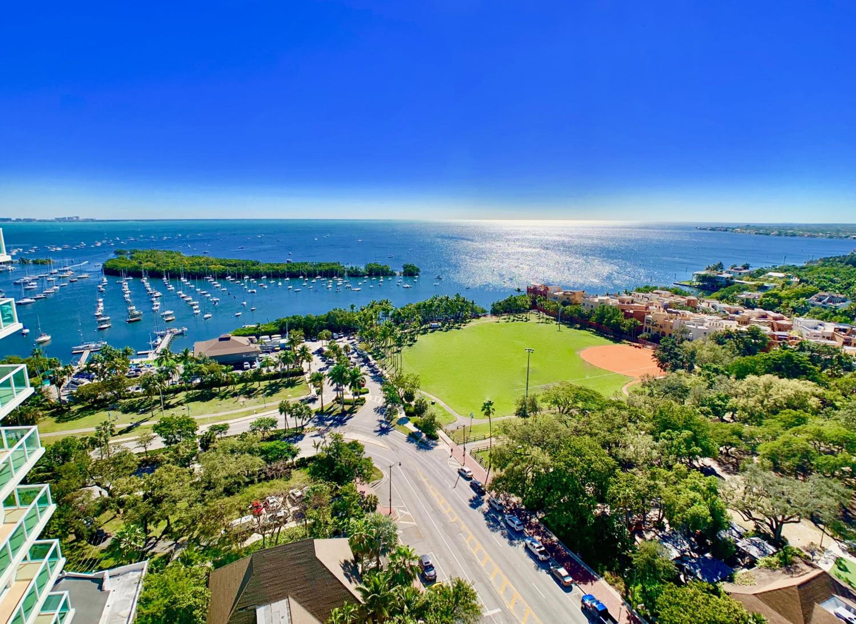 Balcony Ocean Views - Pool, Gym, Wi-Fi & Parking — 29