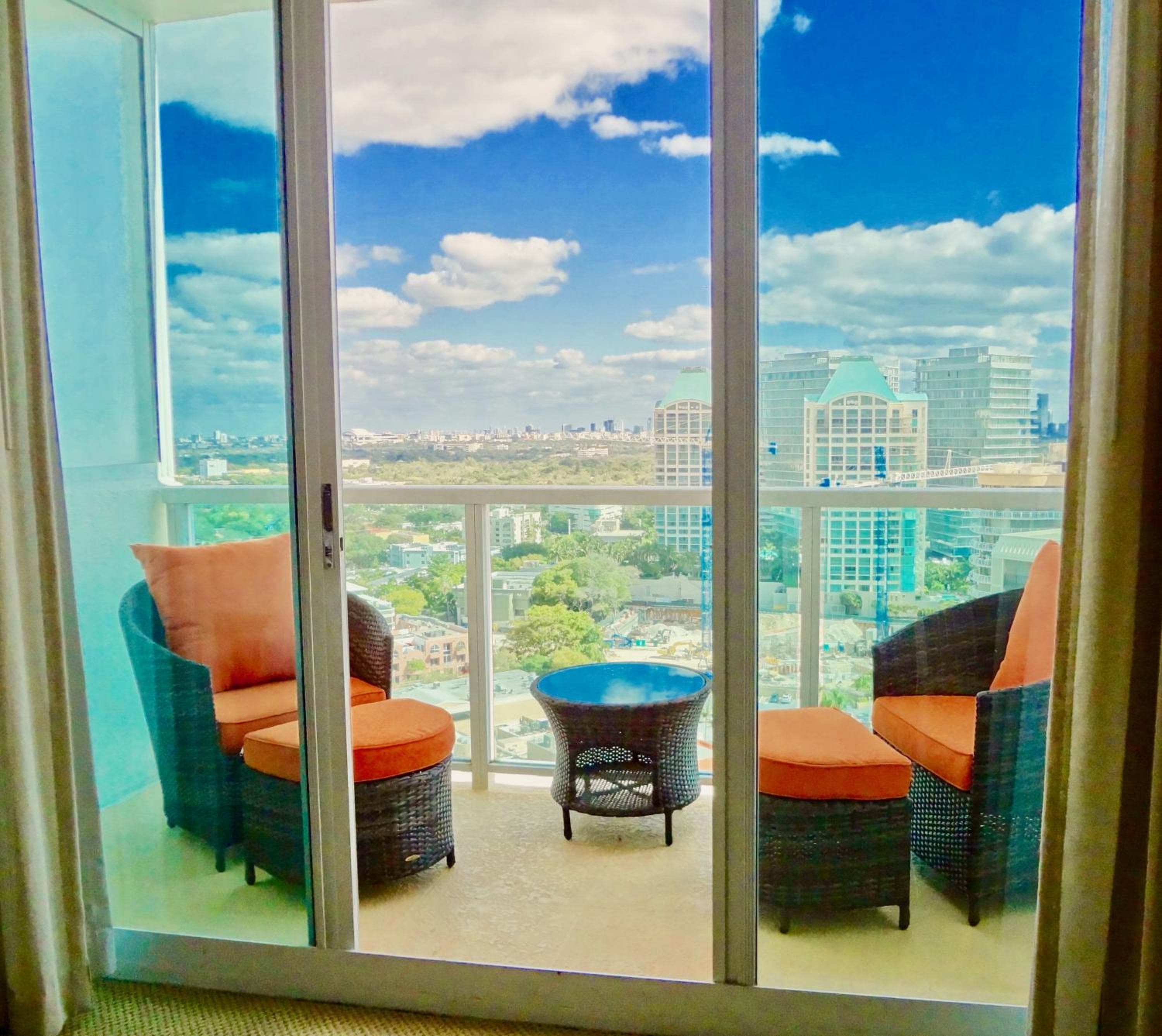 Spektakuläre Aussicht im Bayfront Coconut Grove — 19