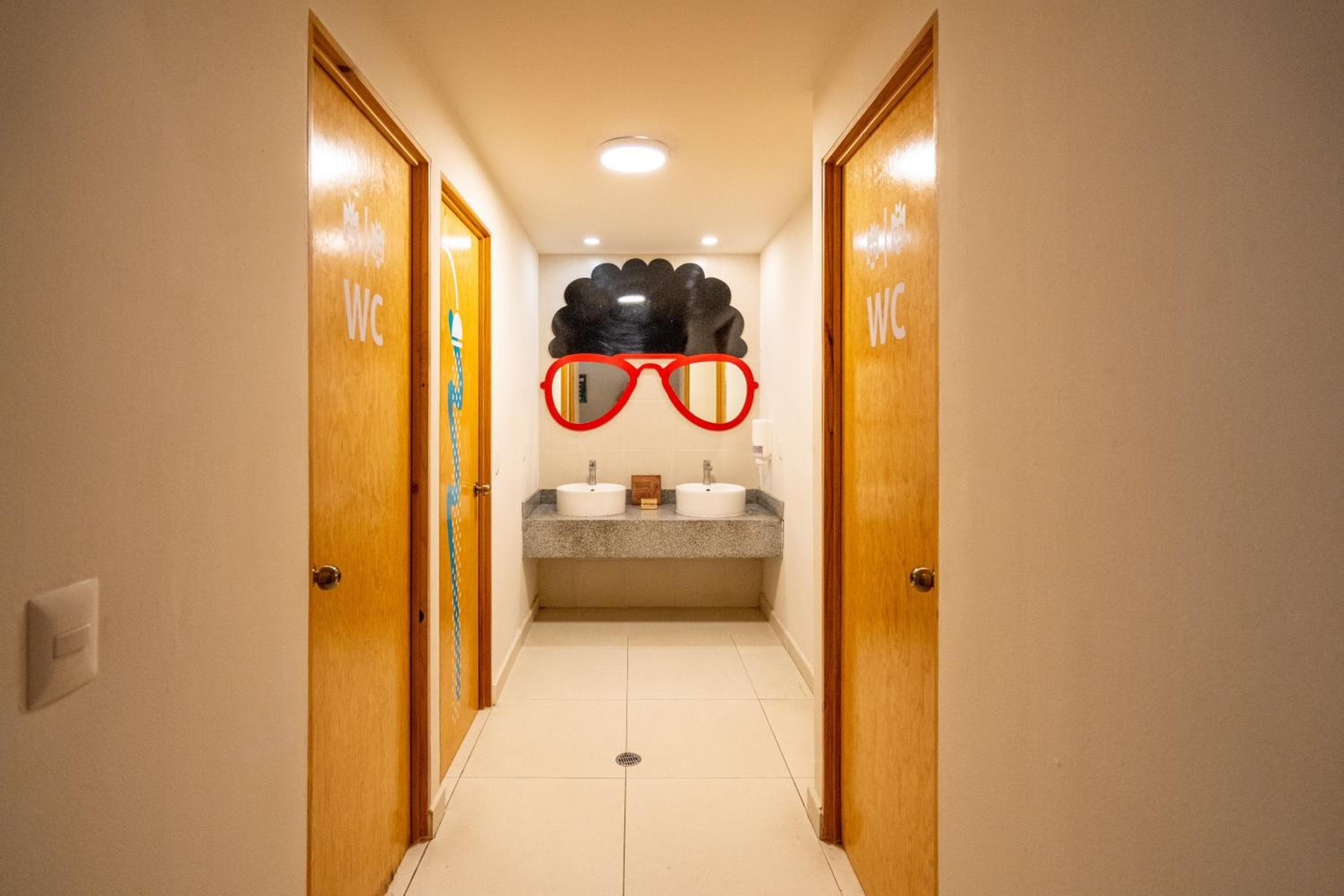 Mayan Monkey Cancun - Social Hostel — 7