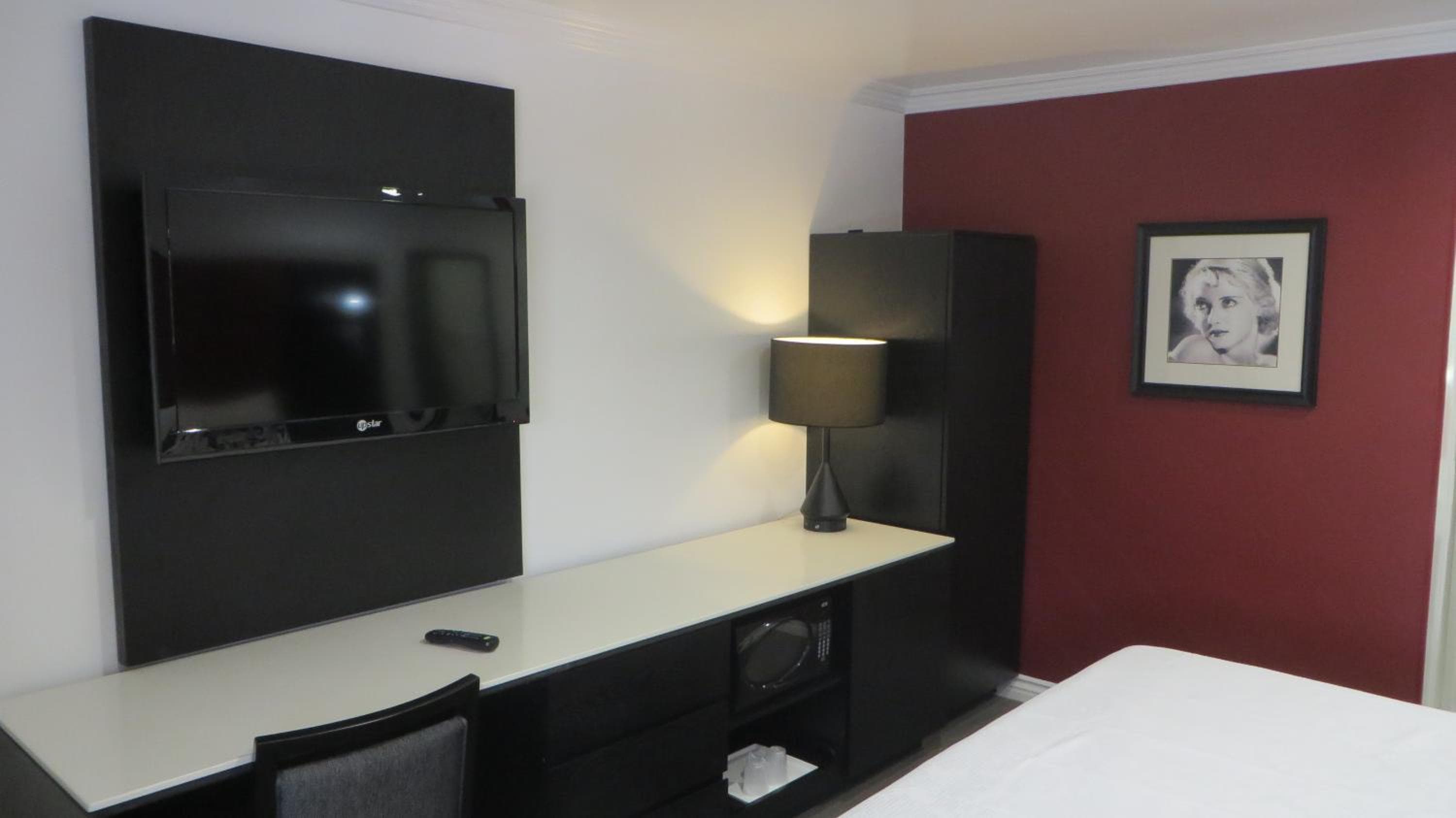 Legend Hotel Hollywood — 4