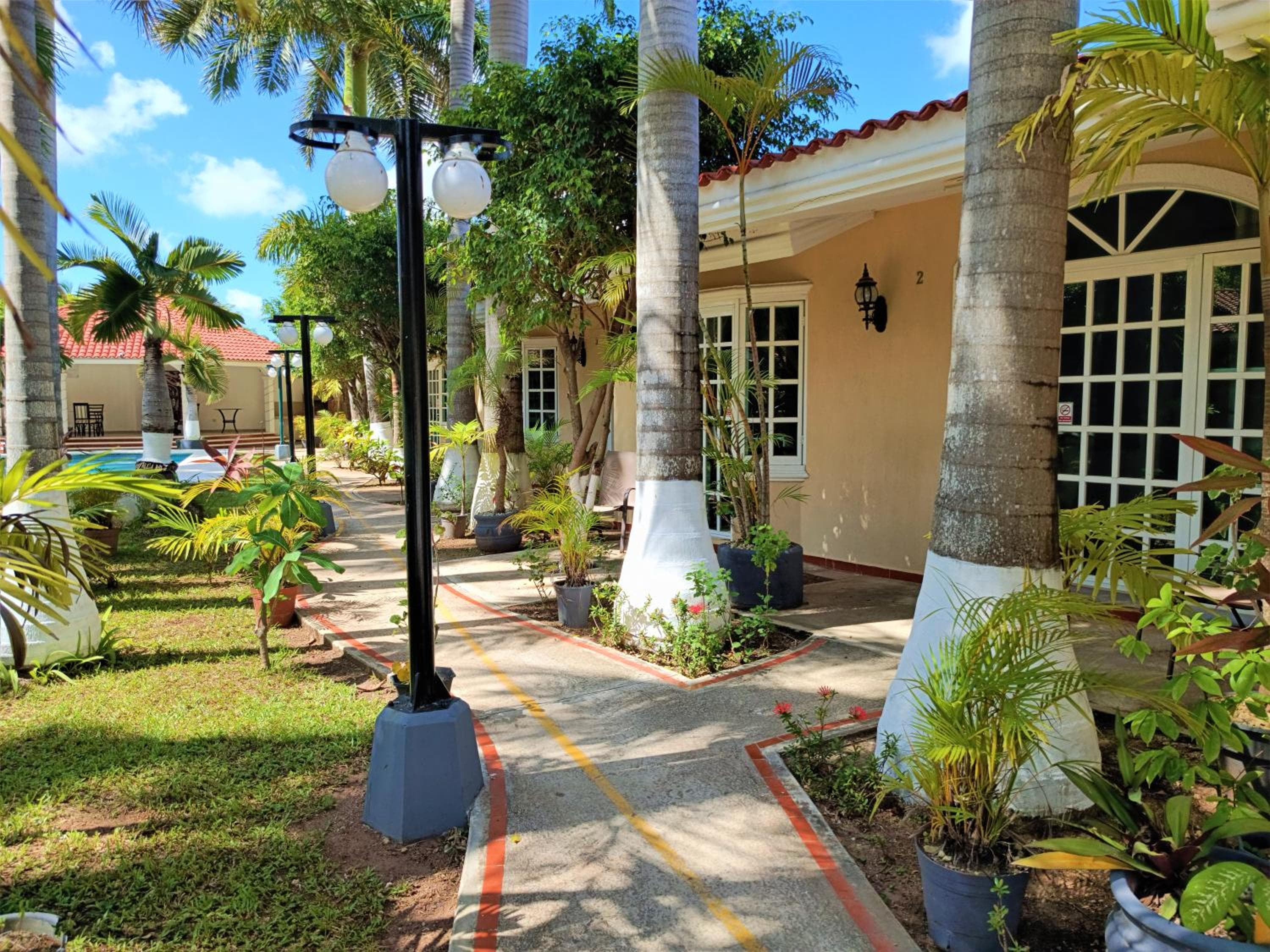 Tulipanes Cancun — 21