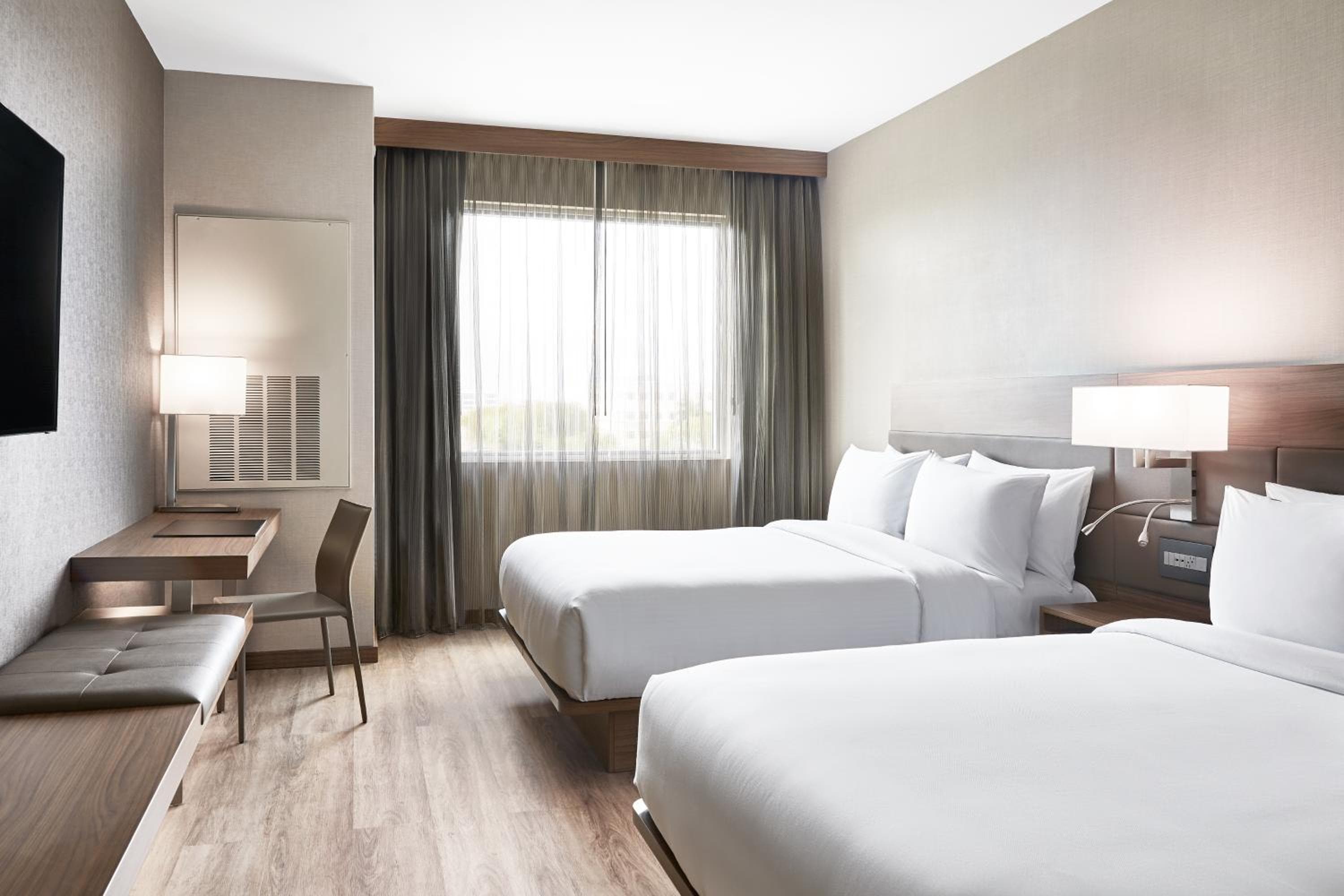 AC Hotel by Marriott Miami Airport West/Doral — 12