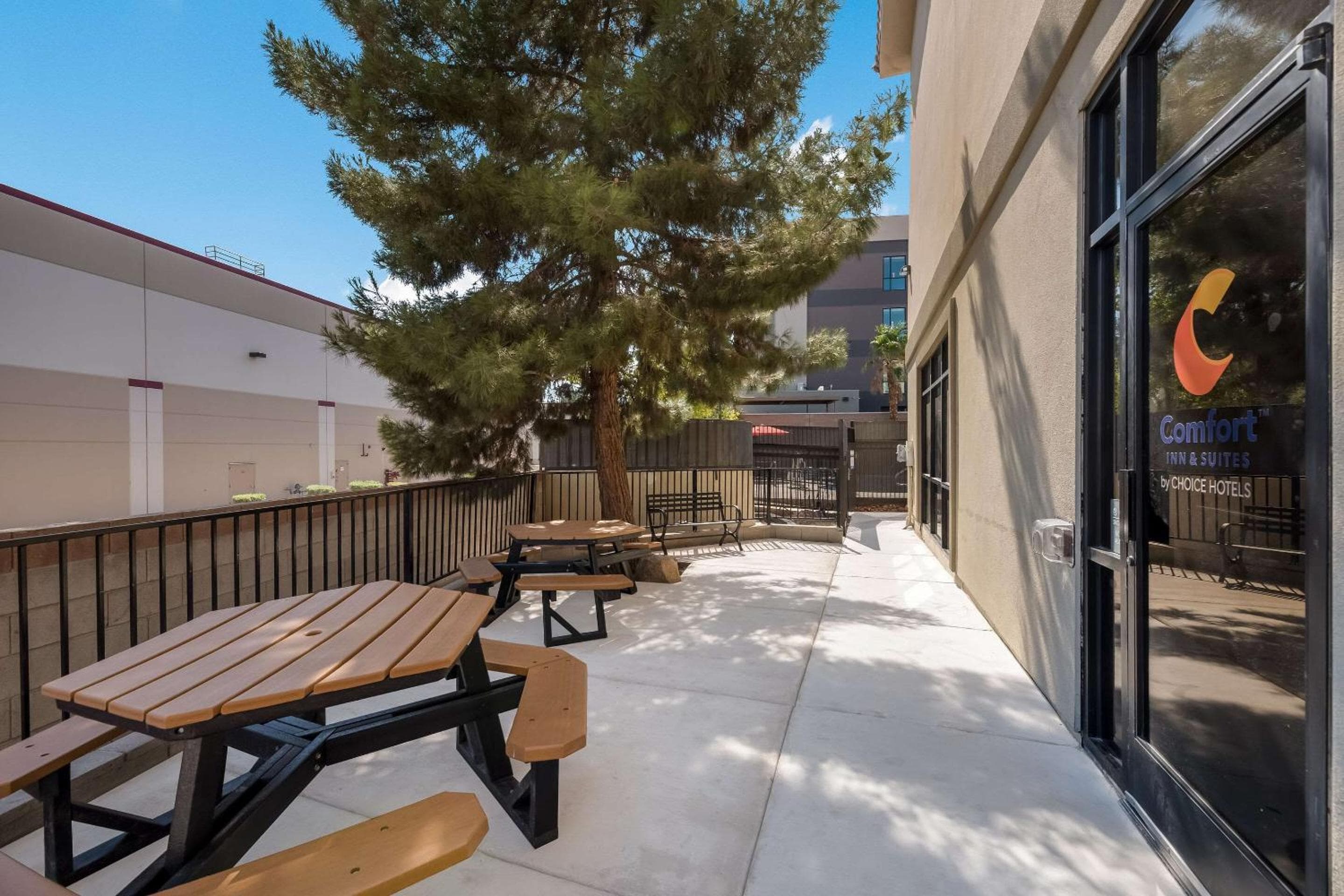 Comfort Inn & Suites Las Vegas - Nellis — 3