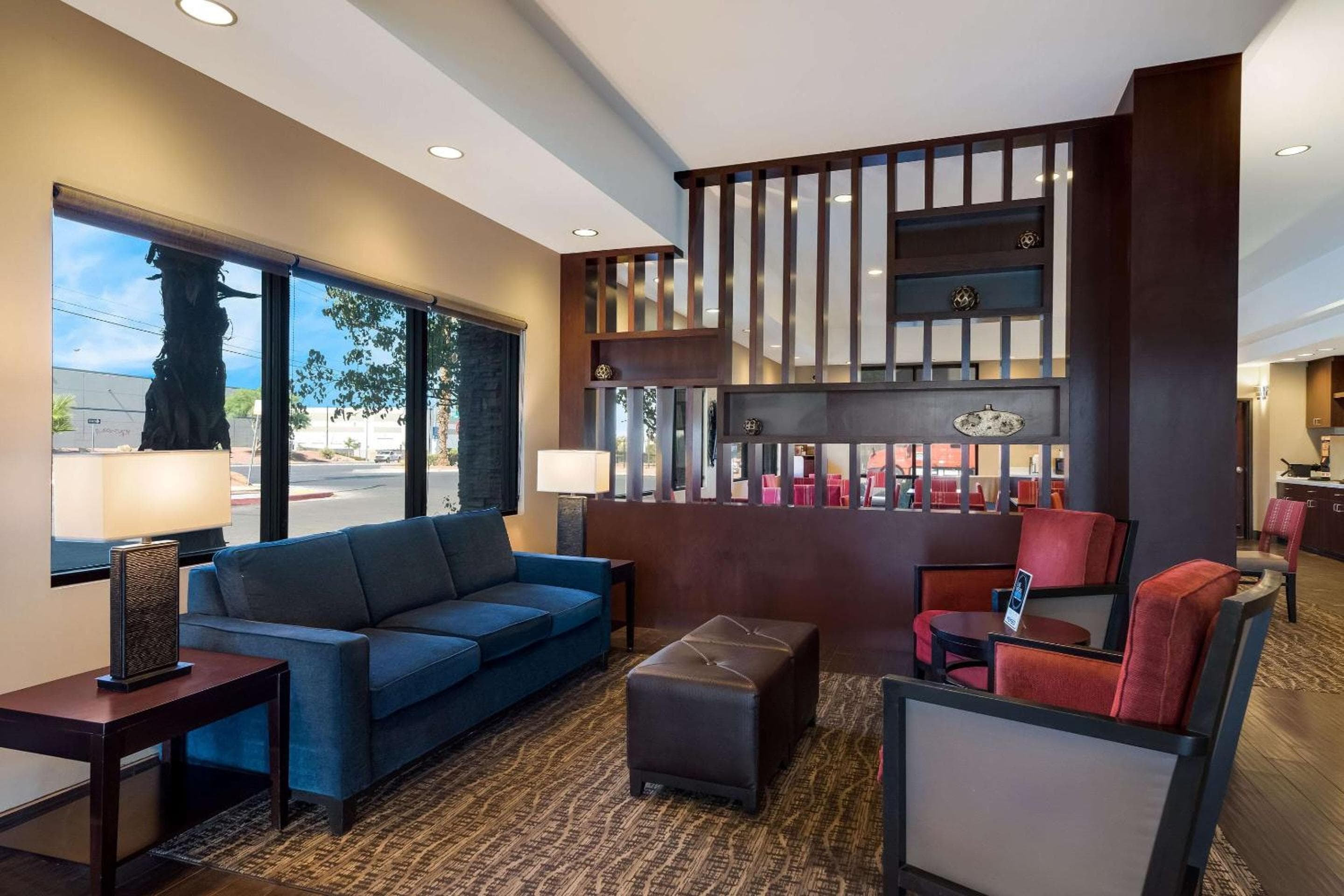 Comfort Inn & Suites Las Vegas - Nellis — 10