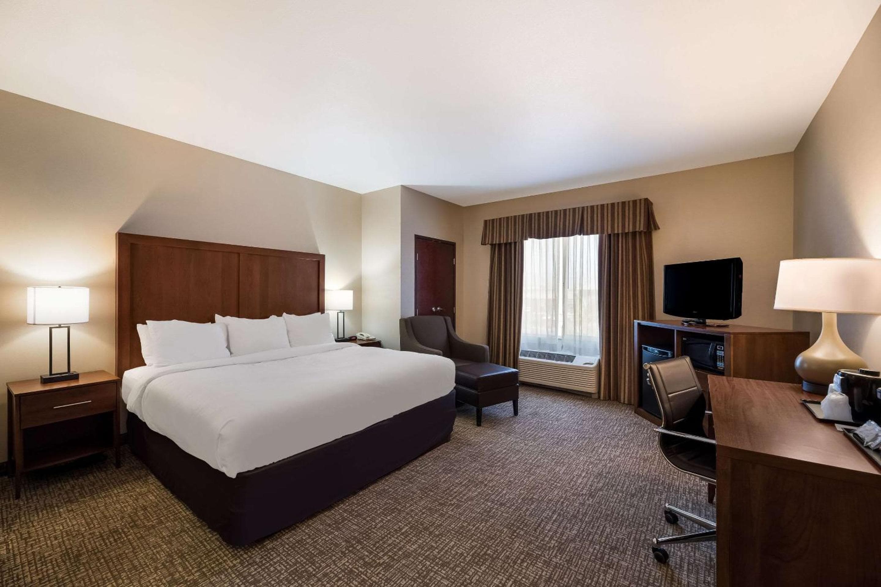 Comfort Inn & Suites Las Vegas - Nellis — 11