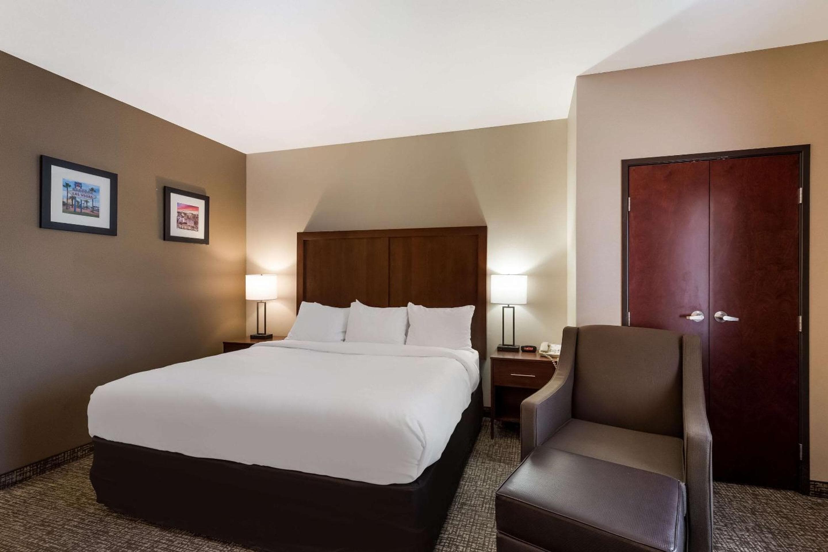 Comfort Inn & Suites Las Vegas - Nellis — 12
