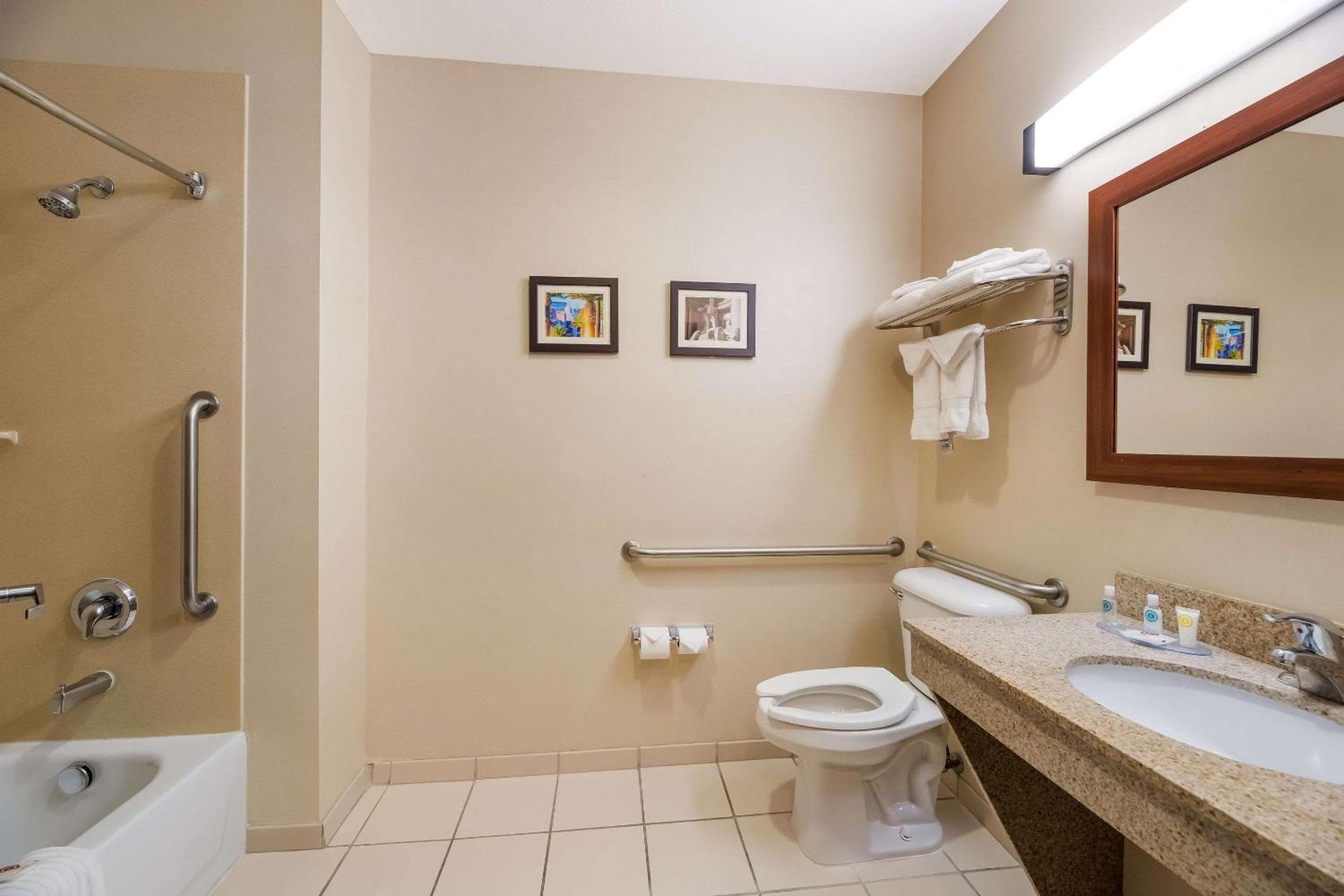 Comfort Inn & Suites Las Vegas - Nellis — 20