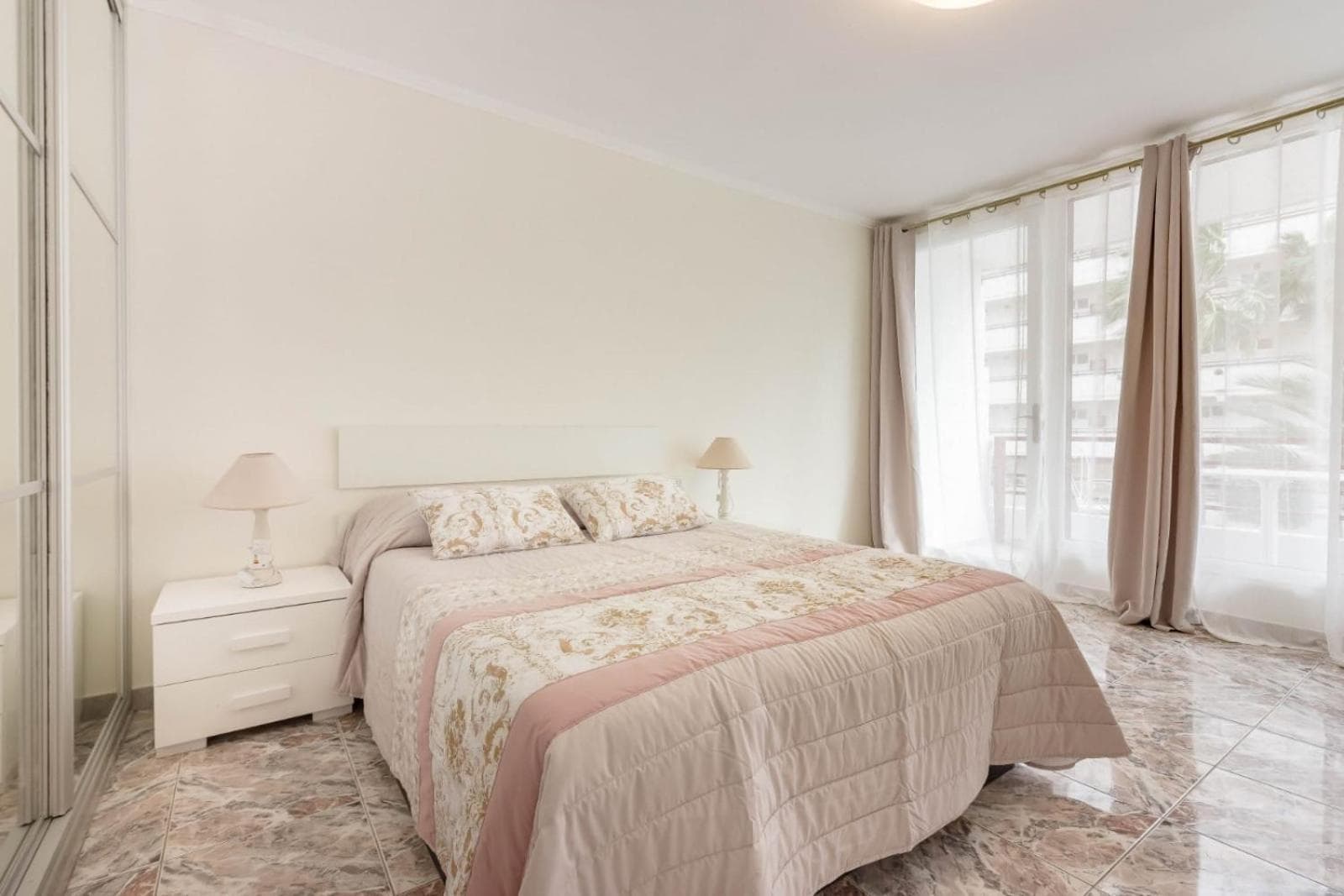 TENERIFE Olympia Apart Hotel-Playa de las Americas. Balcony, sea view & pool — 2