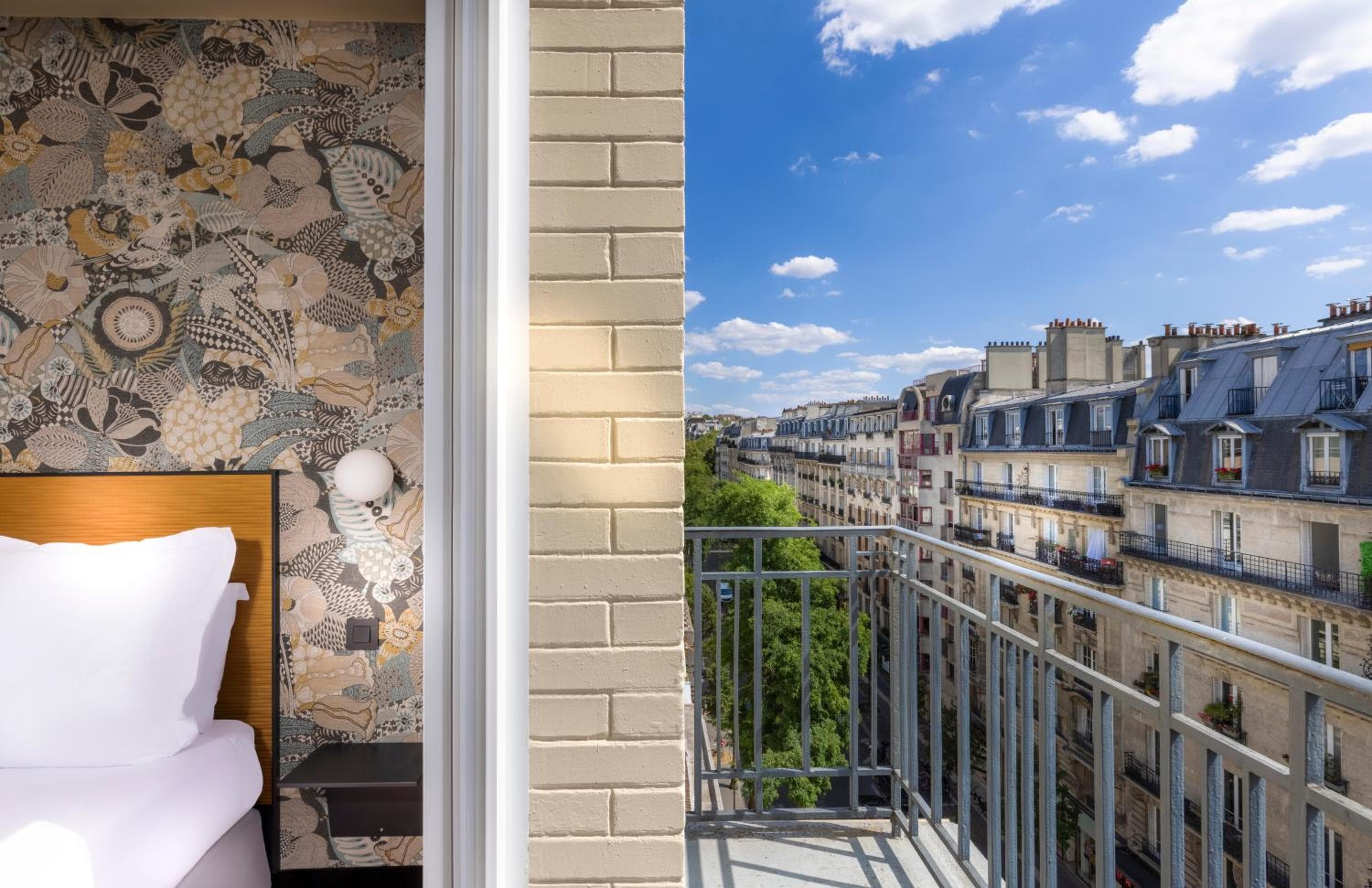 Libertel Canal Saint Martin — 2