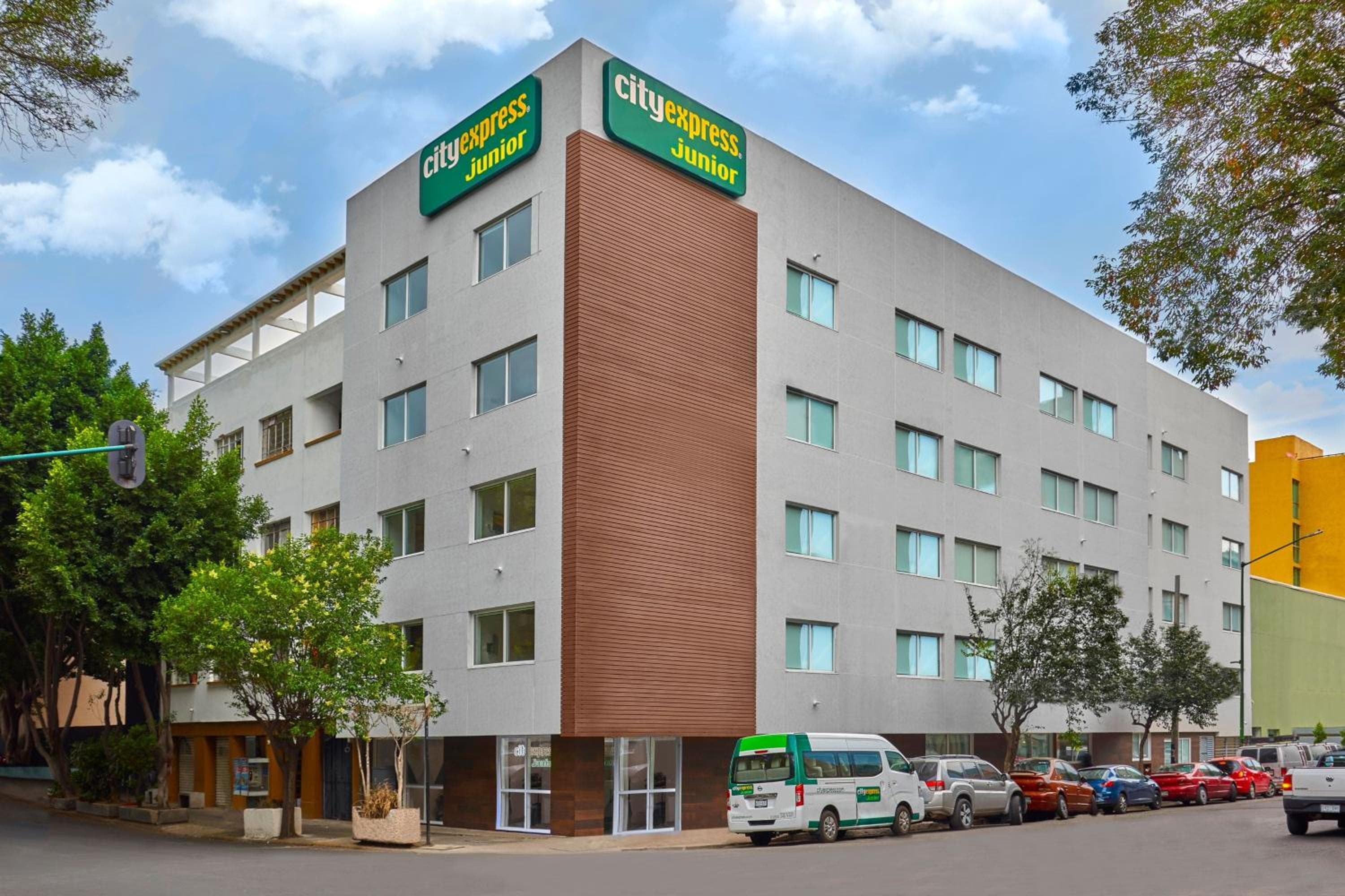 City Express Junior by Marriott Ciudad de México Sullivan -> City Express Junior von Marriott Ciudad de México Sullivan — 1