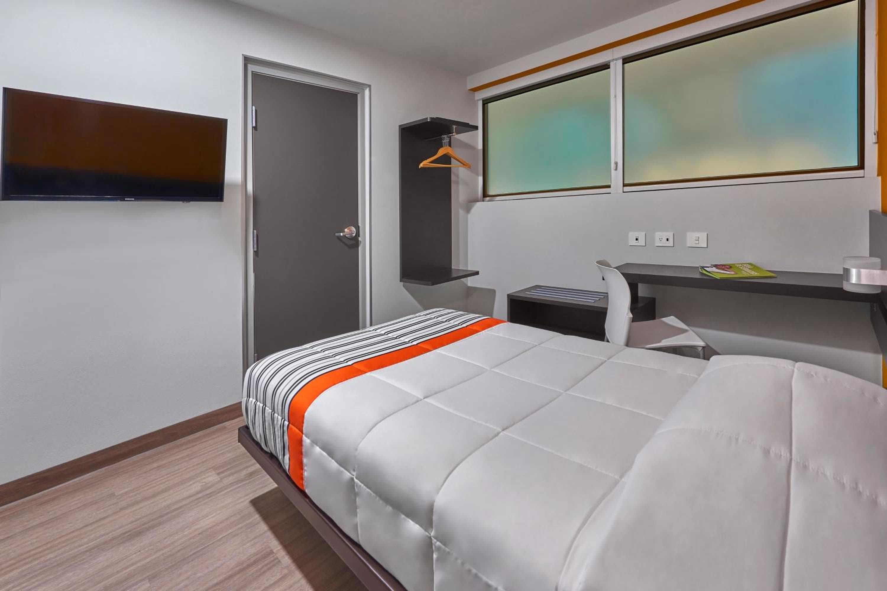 City Express Junior by Marriott Ciudad de México Sullivan -> City Express Junior von Marriott Ciudad de México Sullivan — 24