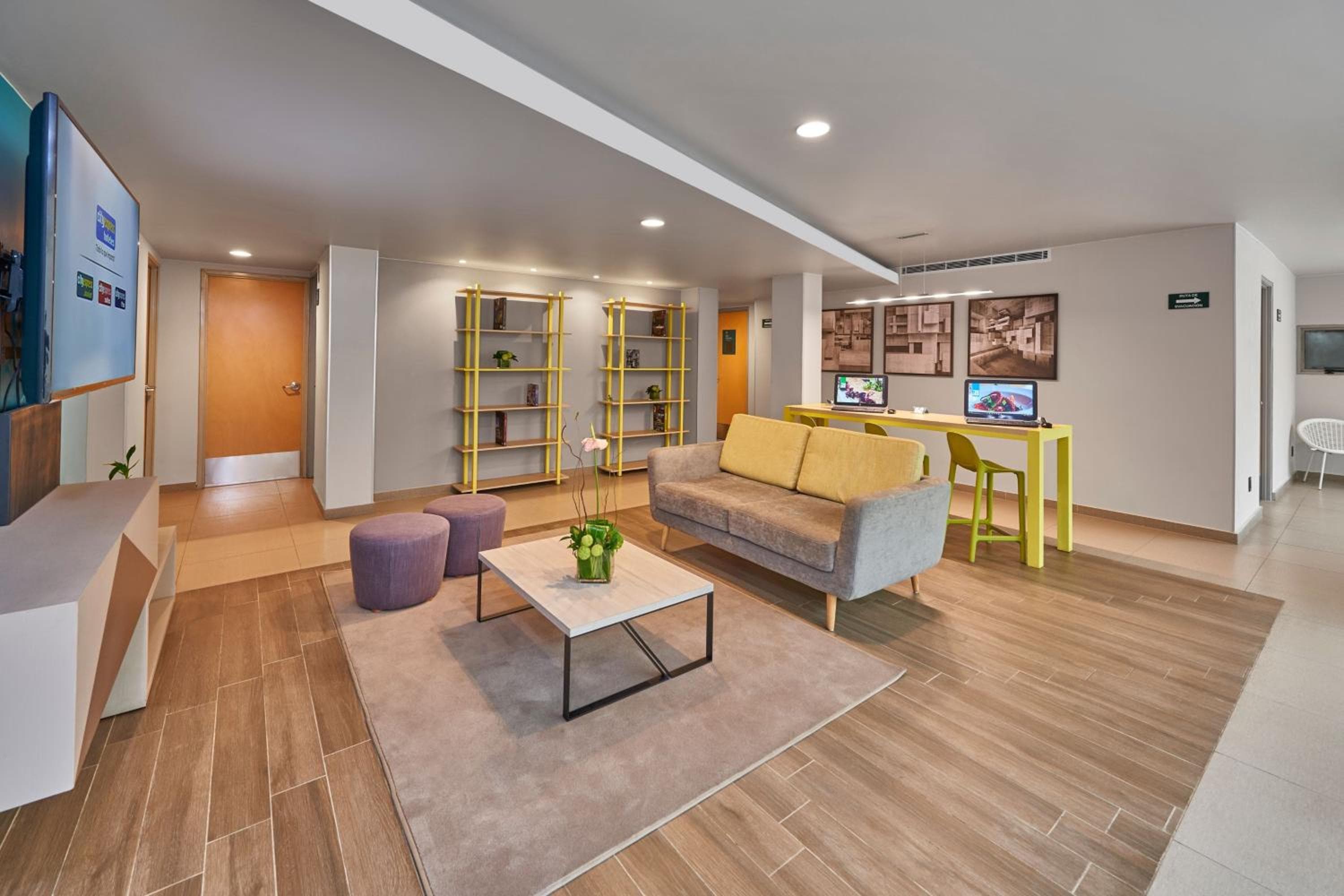 City Express Suites by Marriott Anzures — 4