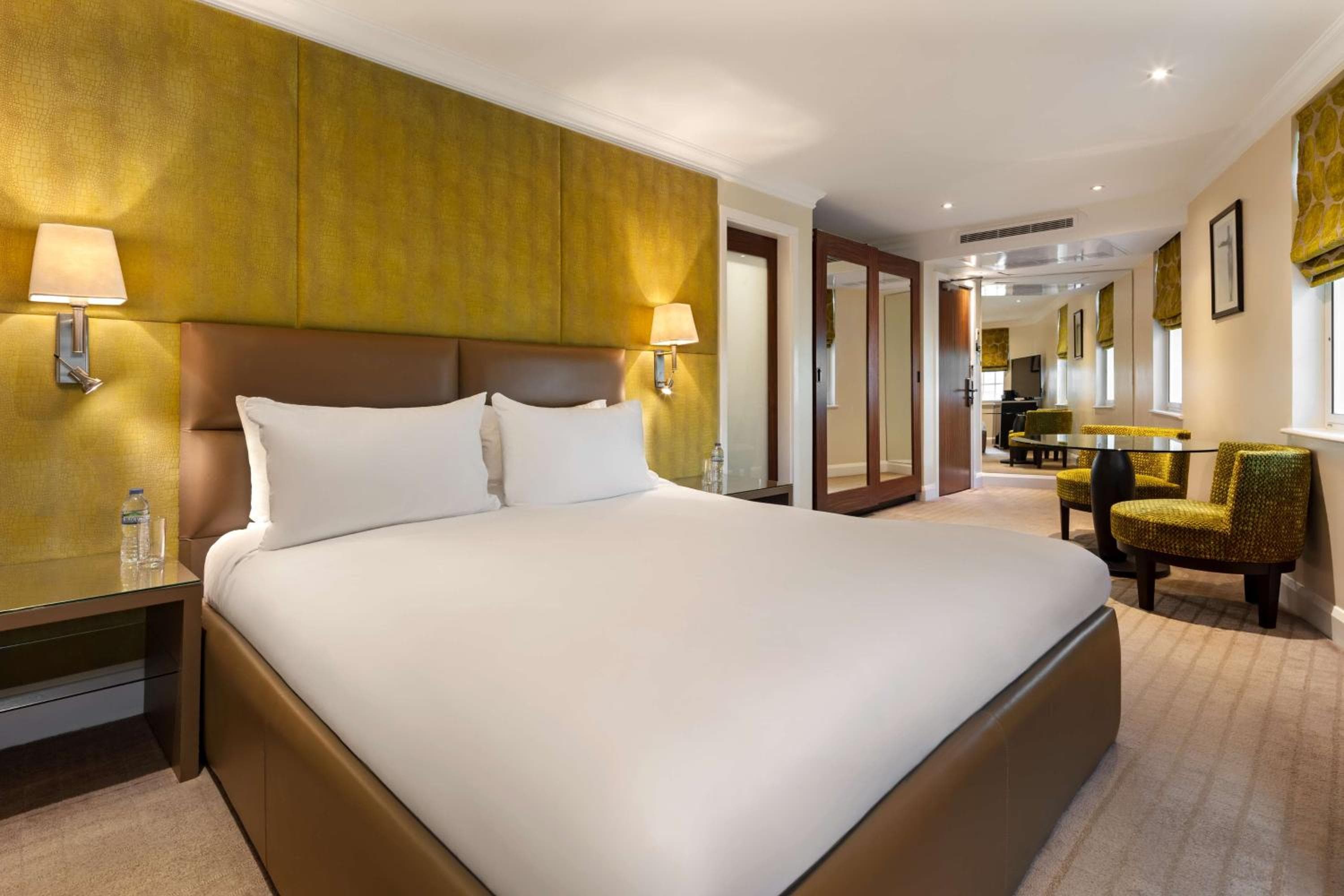 La Fiera di Maggio, A Radisson Collection Hotel, Mayfair Londra — 12