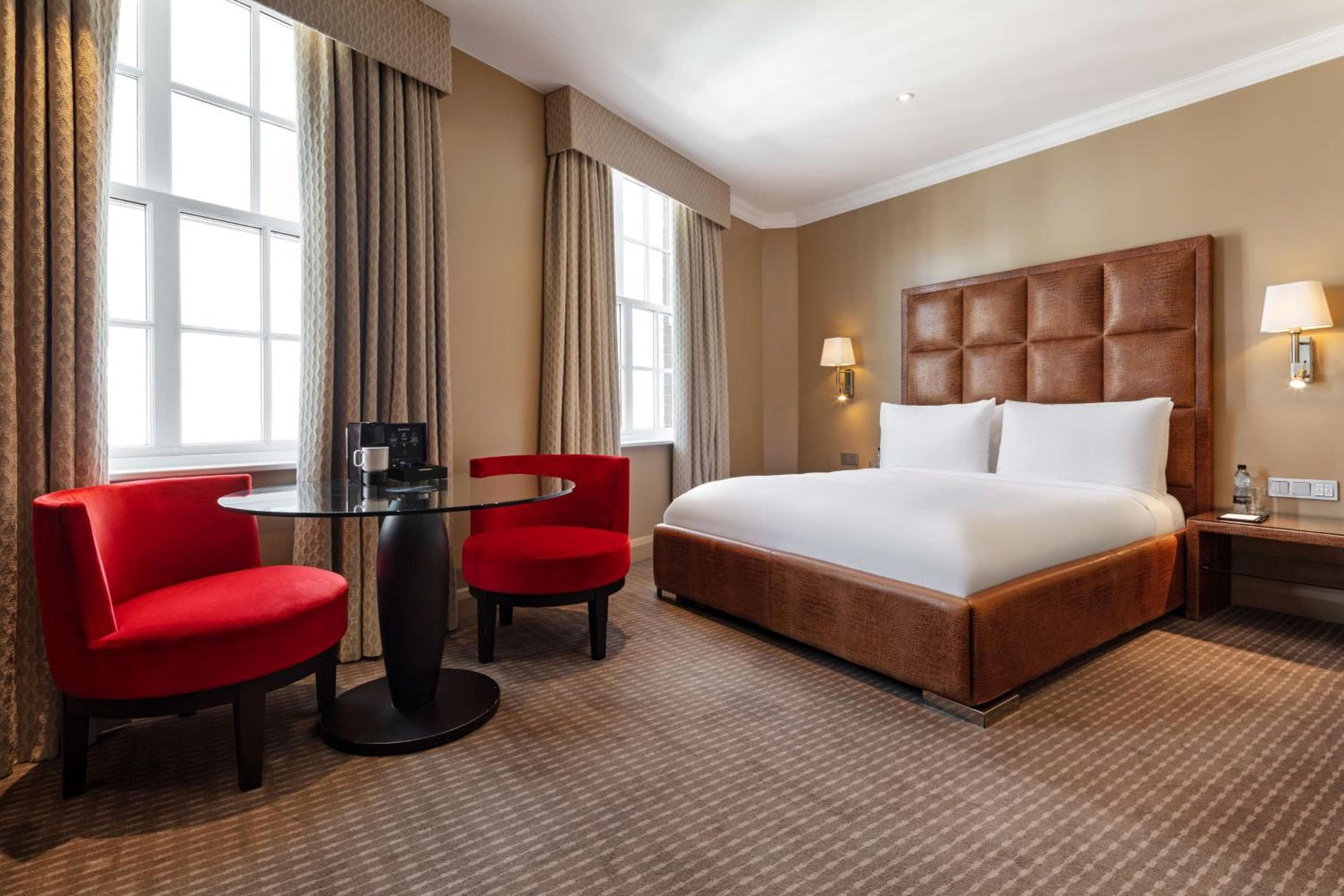 La Fiera di Maggio, A Radisson Collection Hotel, Mayfair Londra — 13