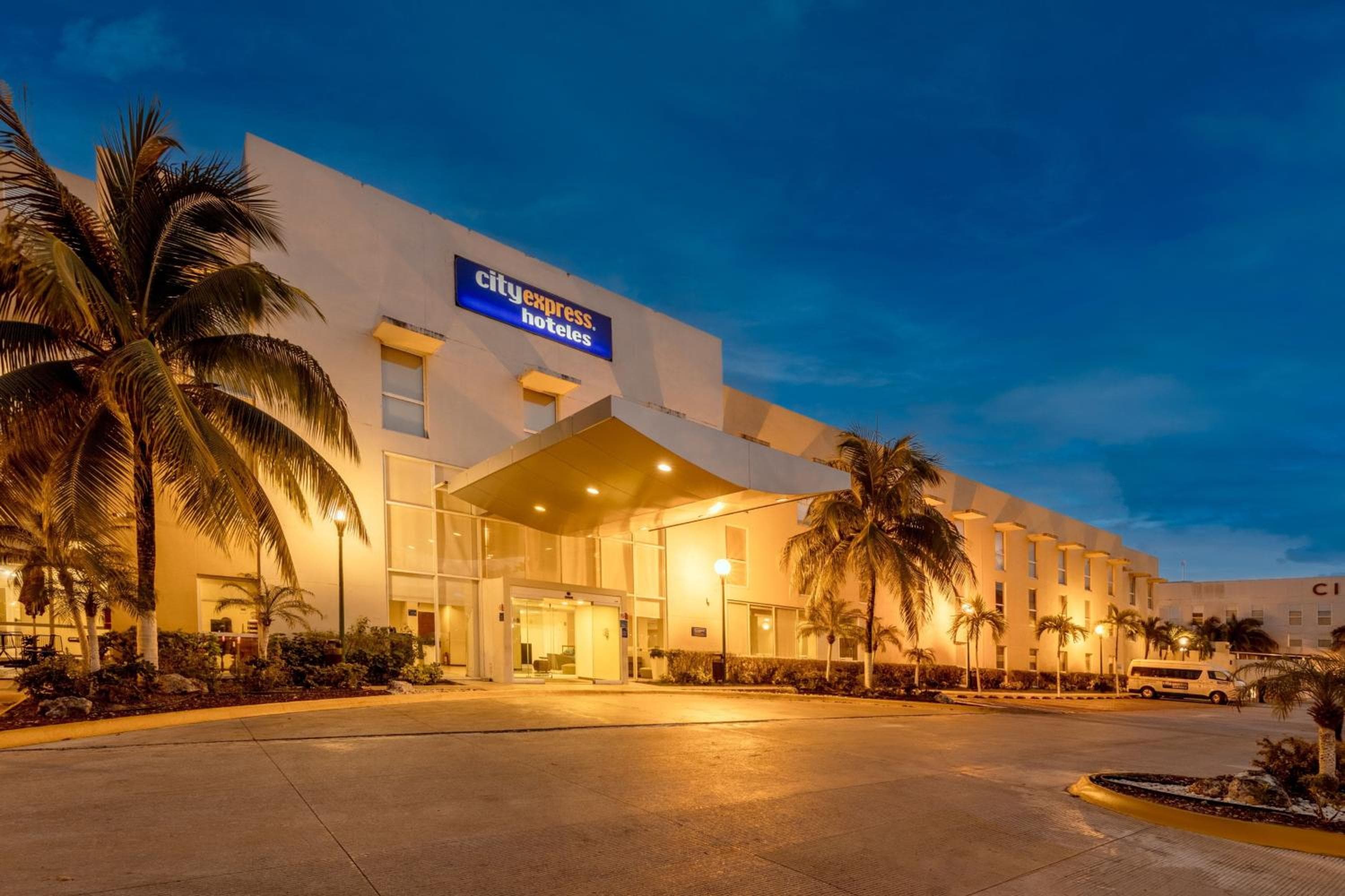City Express by Marriott Playa del Carmen — 1