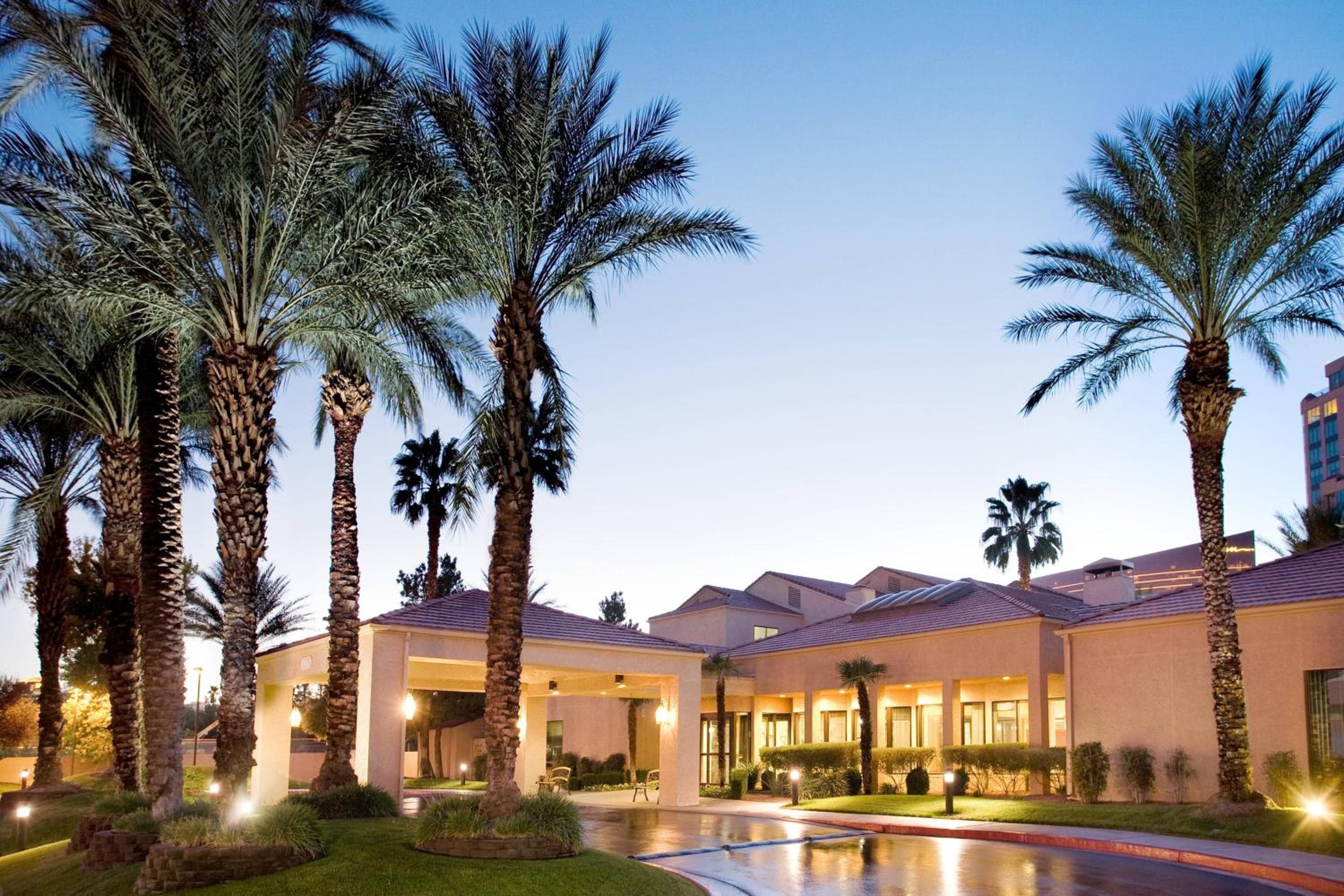 Courtyard by Marriott Las Vegas Convention Center — 1
