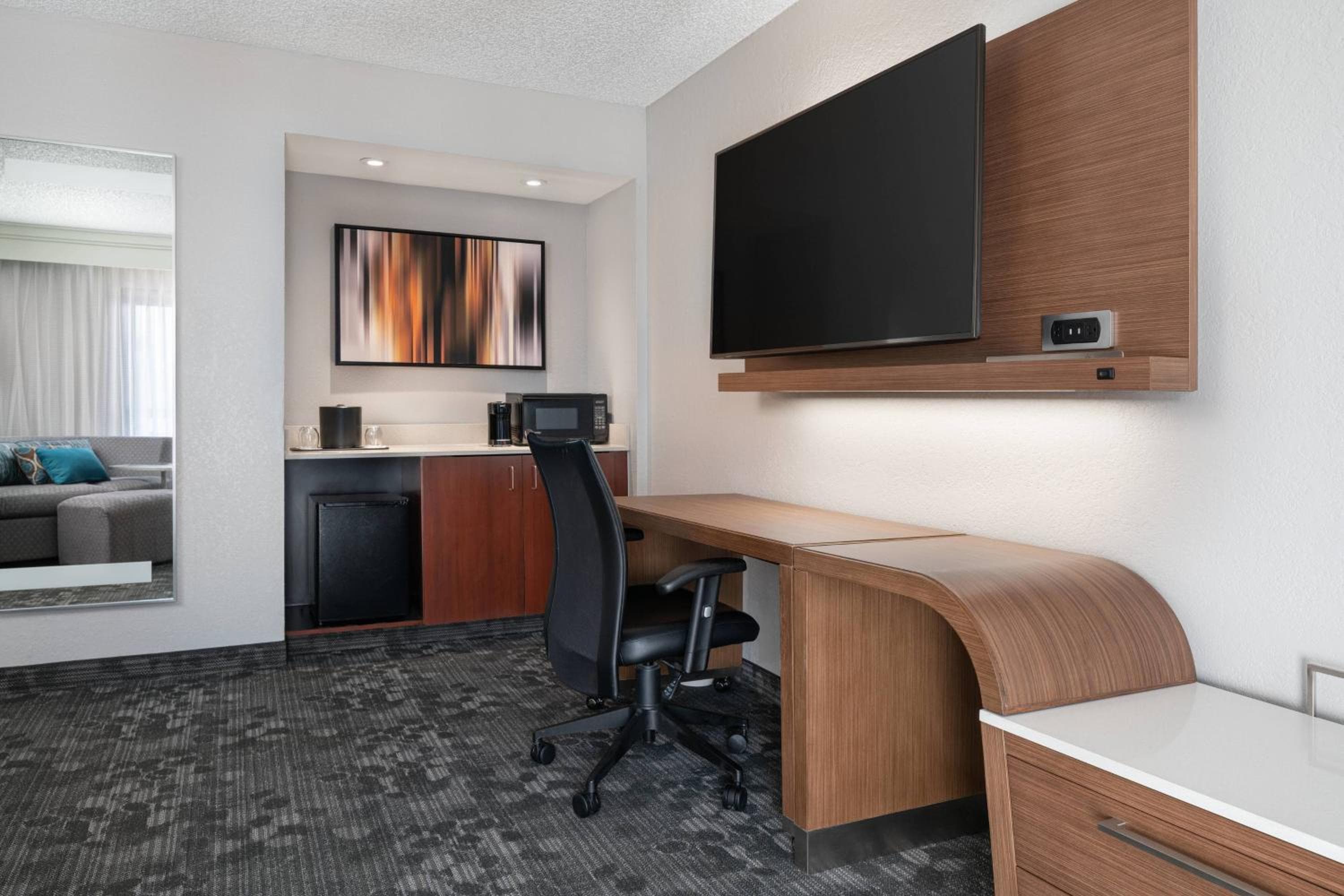 Courtyard by Marriott Las Vegas Convention Center — 12