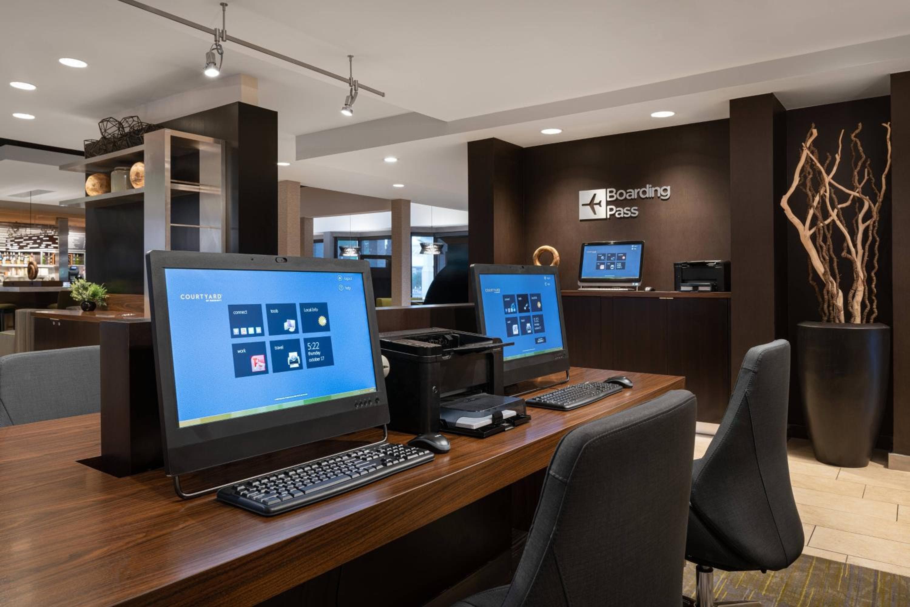 Courtyard by Marriott Las Vegas Convention Center — 20