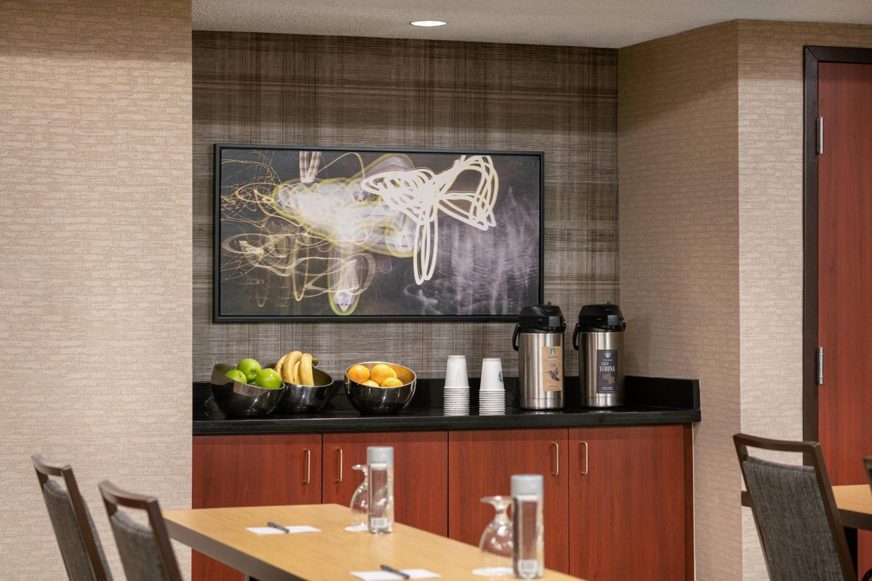 Courtyard by Marriott Las Vegas Convention Center — 28