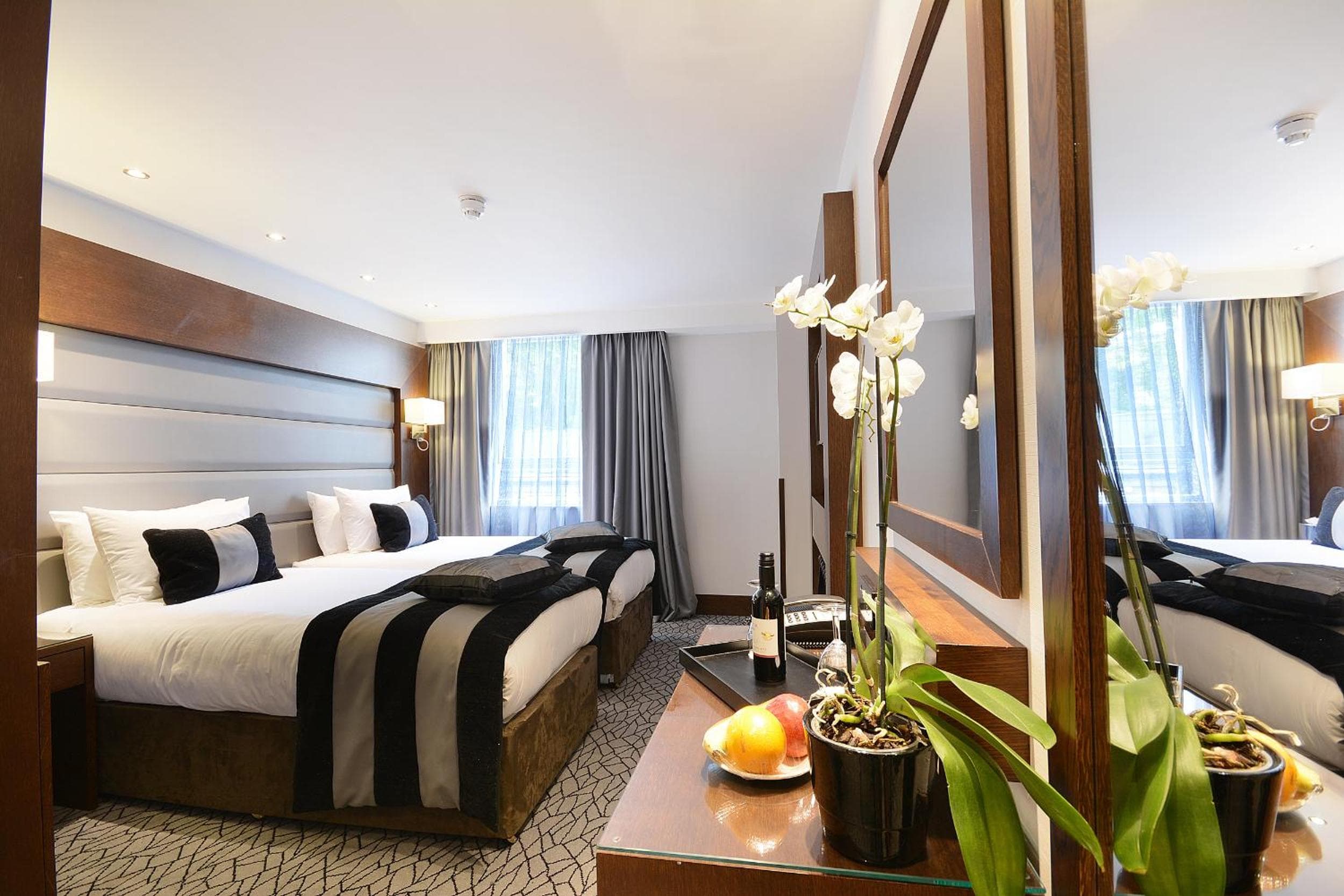 Parco Grand Paddington Corte — 9