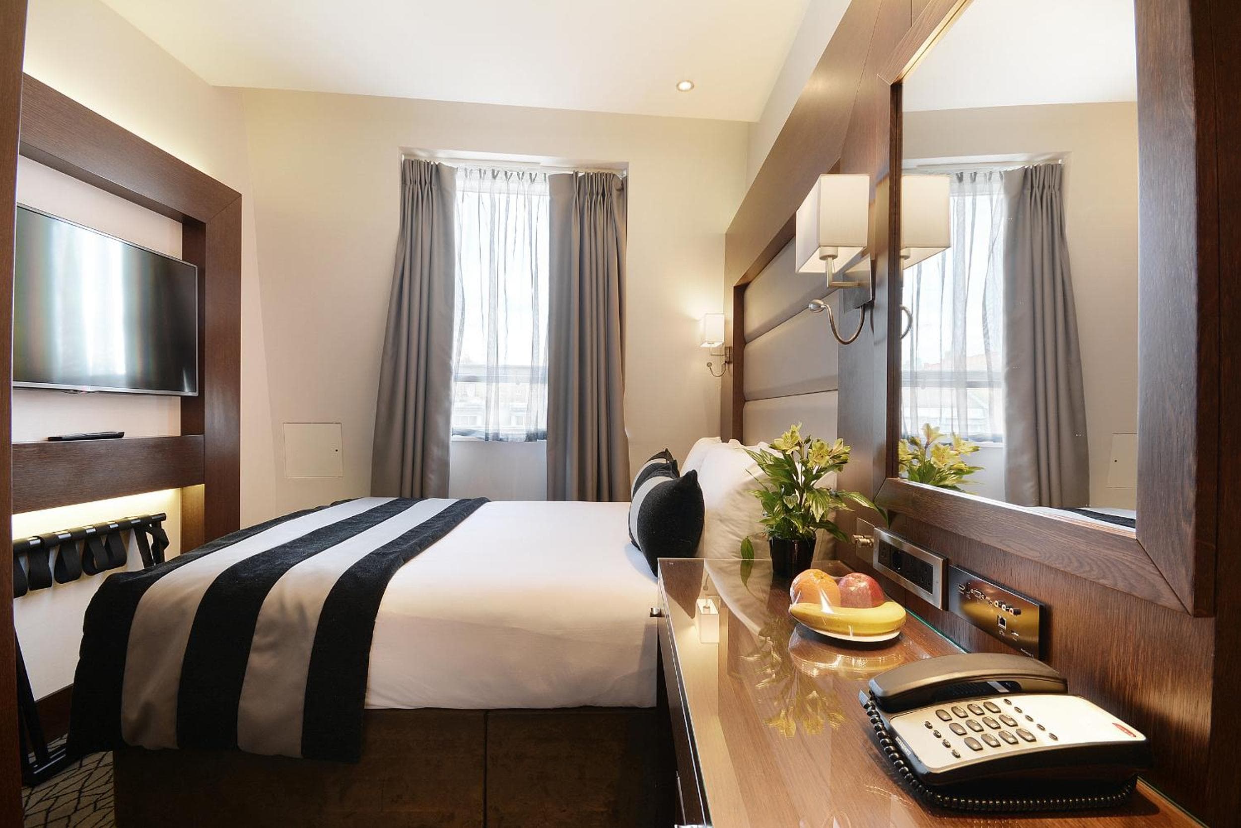 Parco Grand Paddington Corte — 4