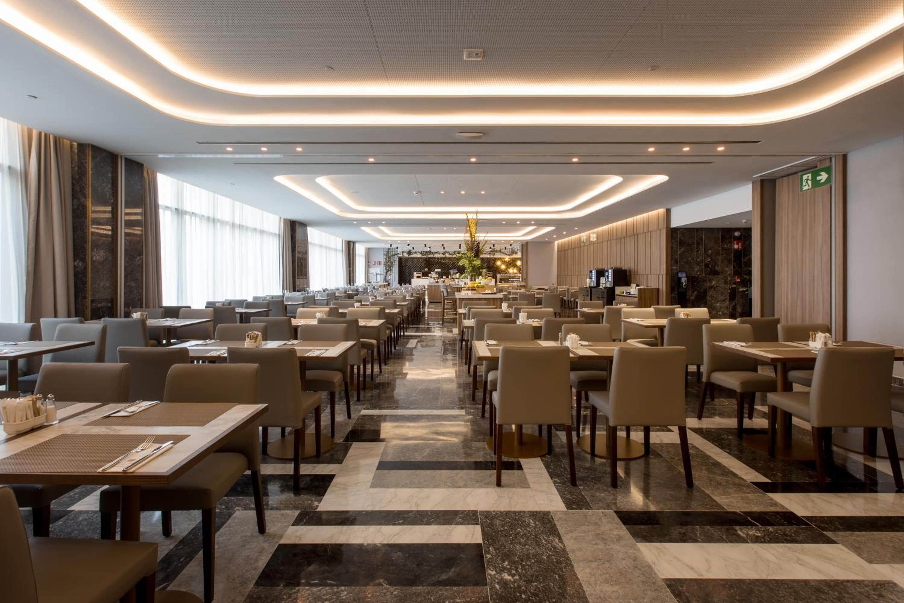 Hotel Giralda Center — 7