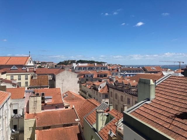 Lisbon Colours Bairro Alto Apartments — 18