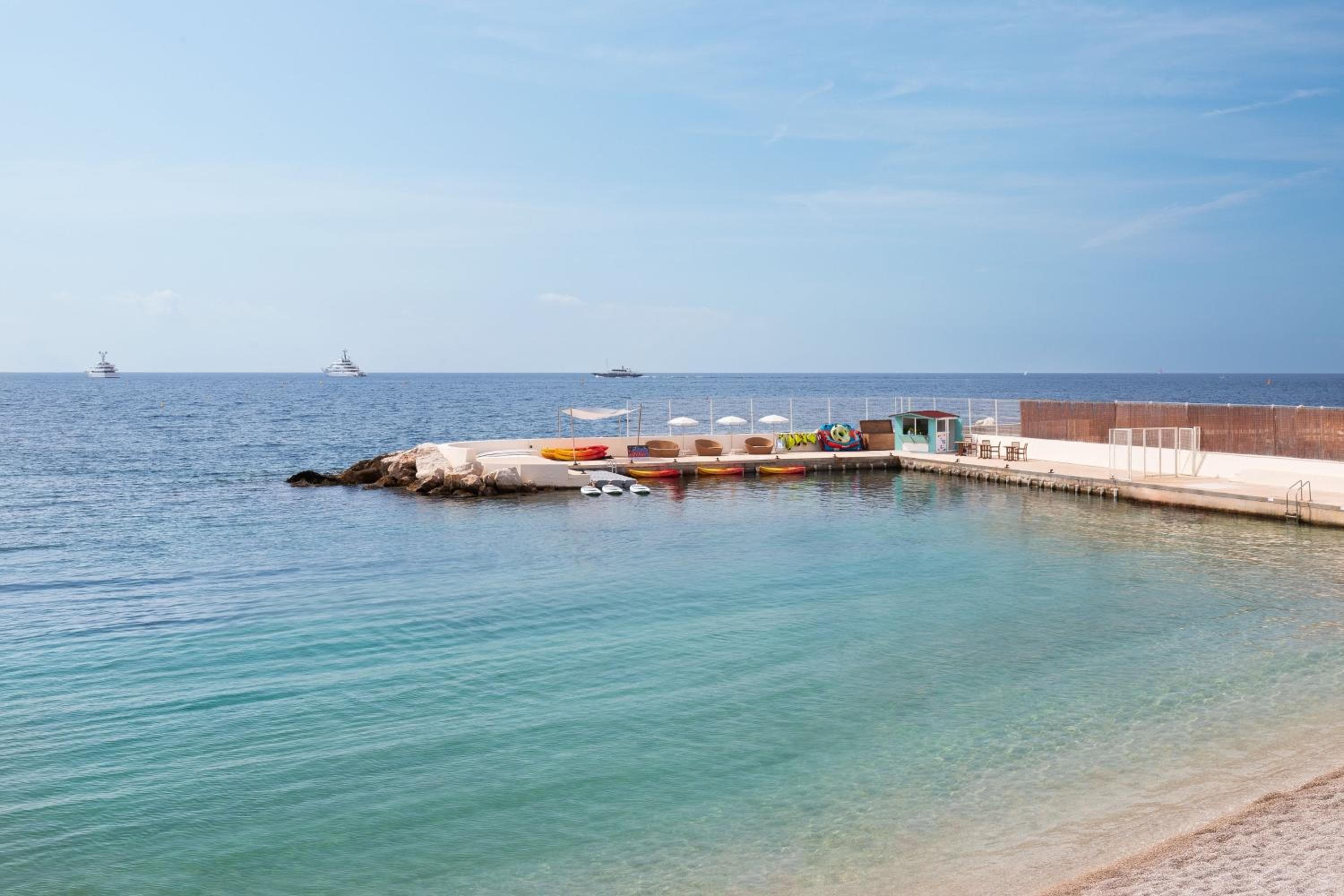 Le Méridien Beach Plaza — 12