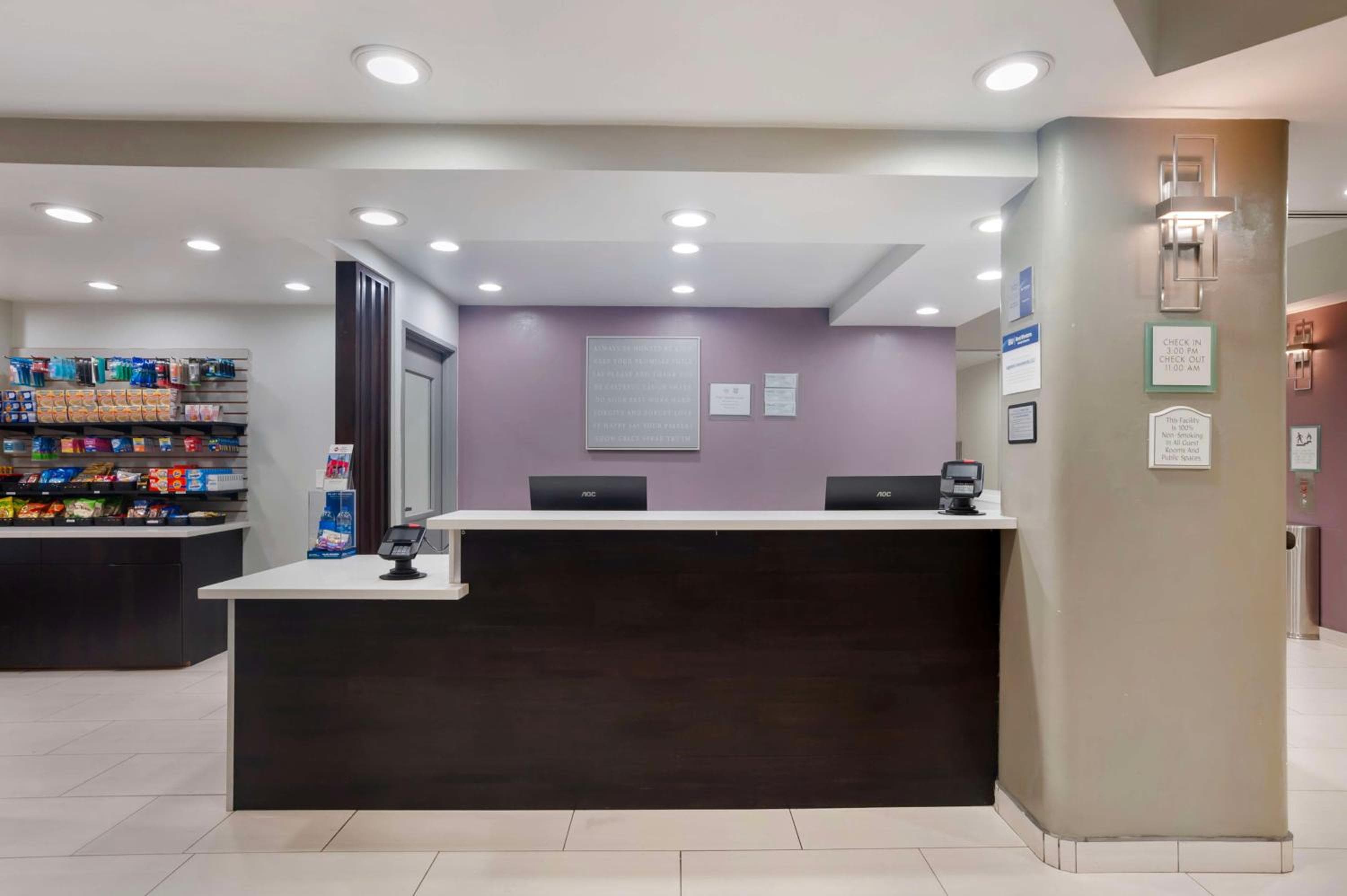 Best Western Plus Commerce Hotel — 9