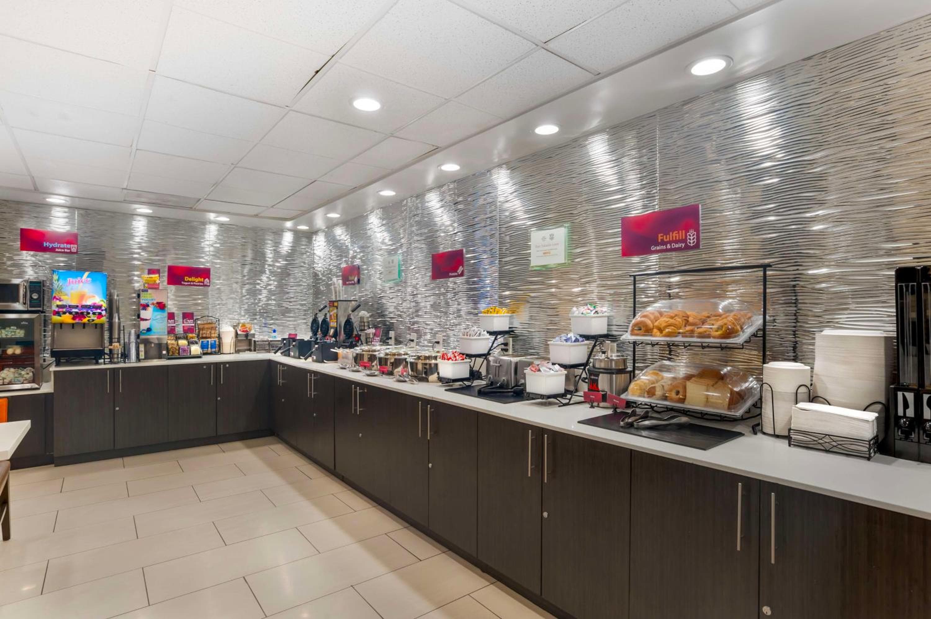 Best Western Plus Commerce Hotel — 12