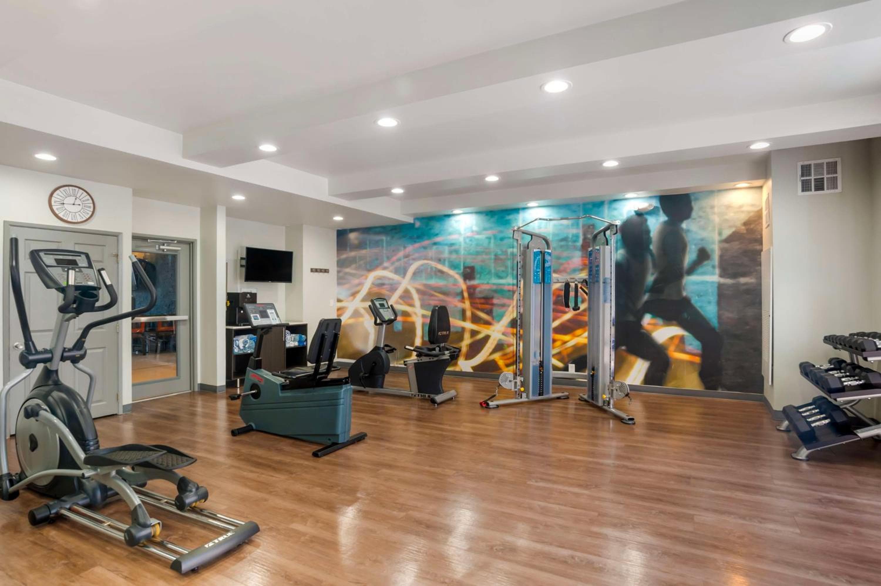 Best Western Plus Commerce Hotel — 5