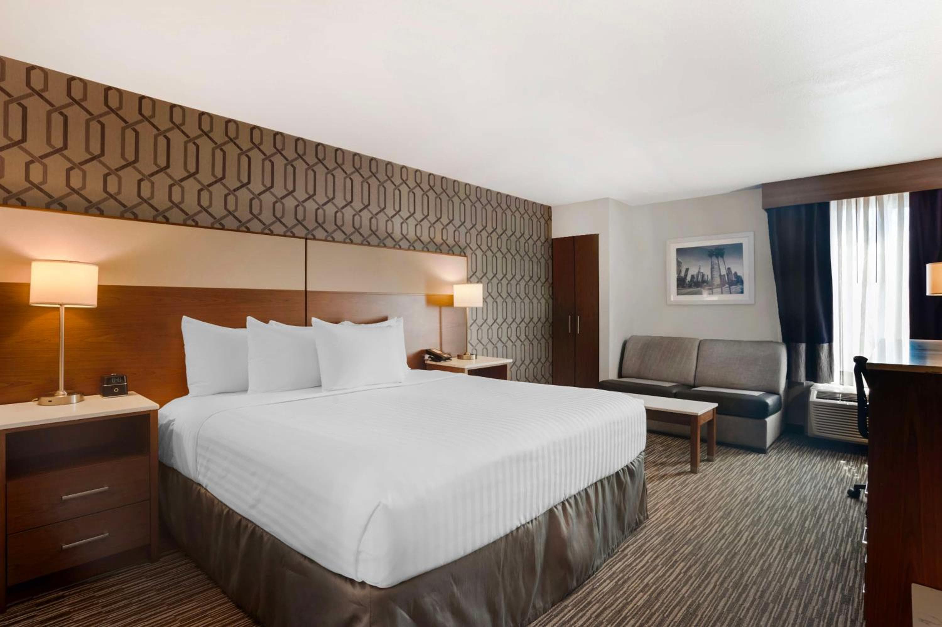 Best Western Plus Commerce Hotel — 22