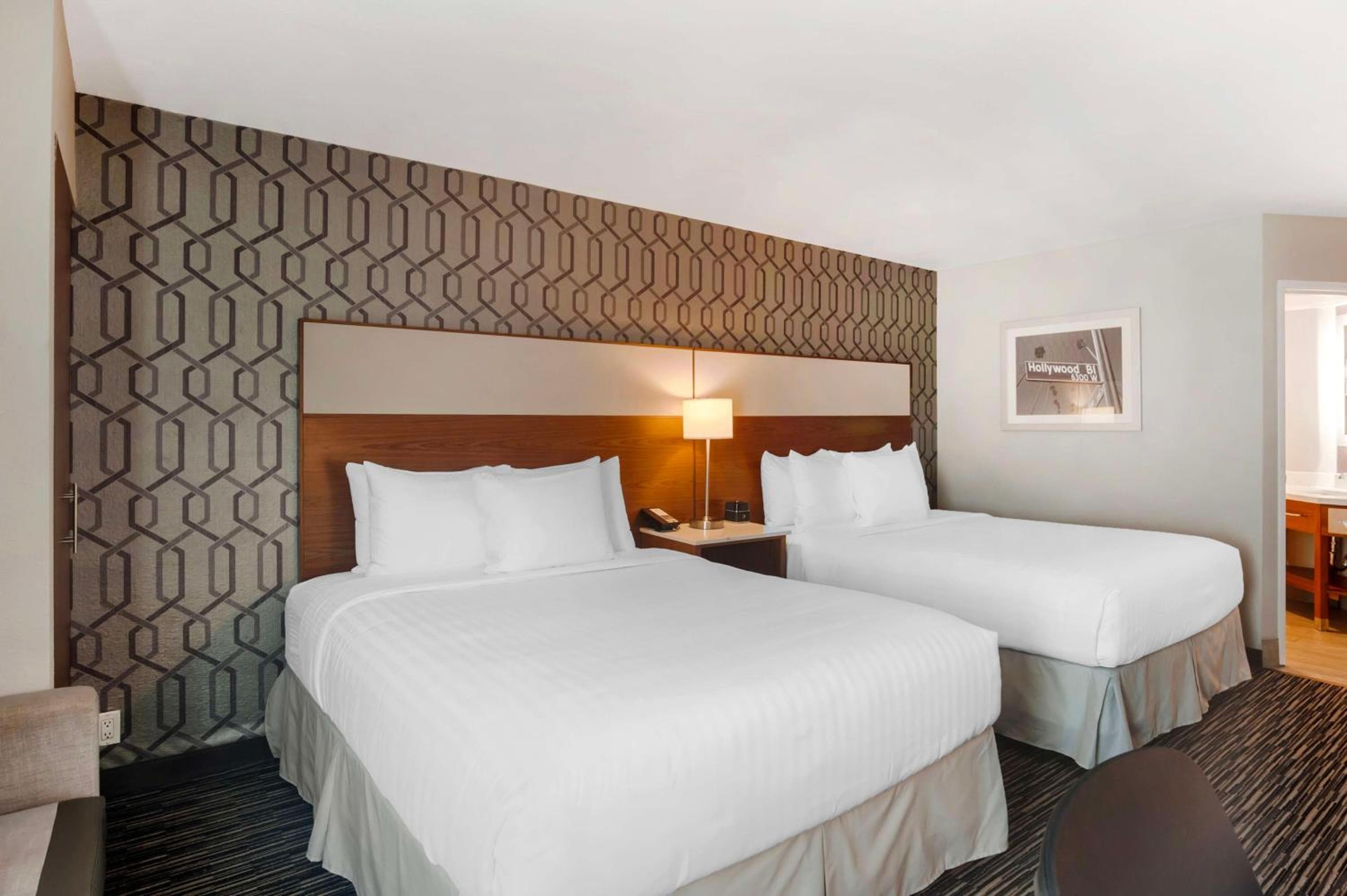 Best Western Plus Commerce Hotel — 27